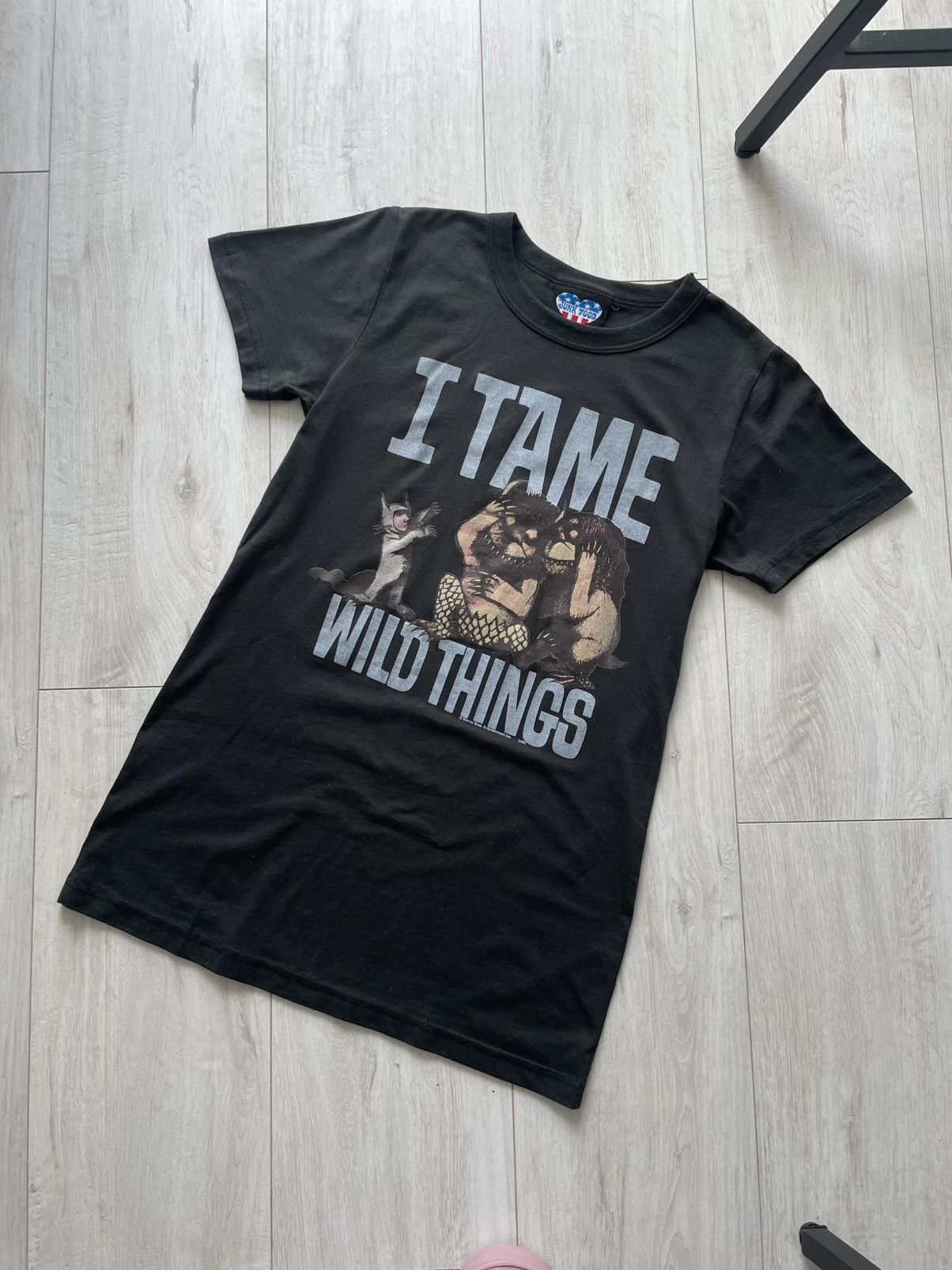 Warner Bros Vintage 2009 Warner Bros “I Tame Wild Things” Movie T-Shirt Size US S / EU 44-46 / 1 - 2 Thumbnail