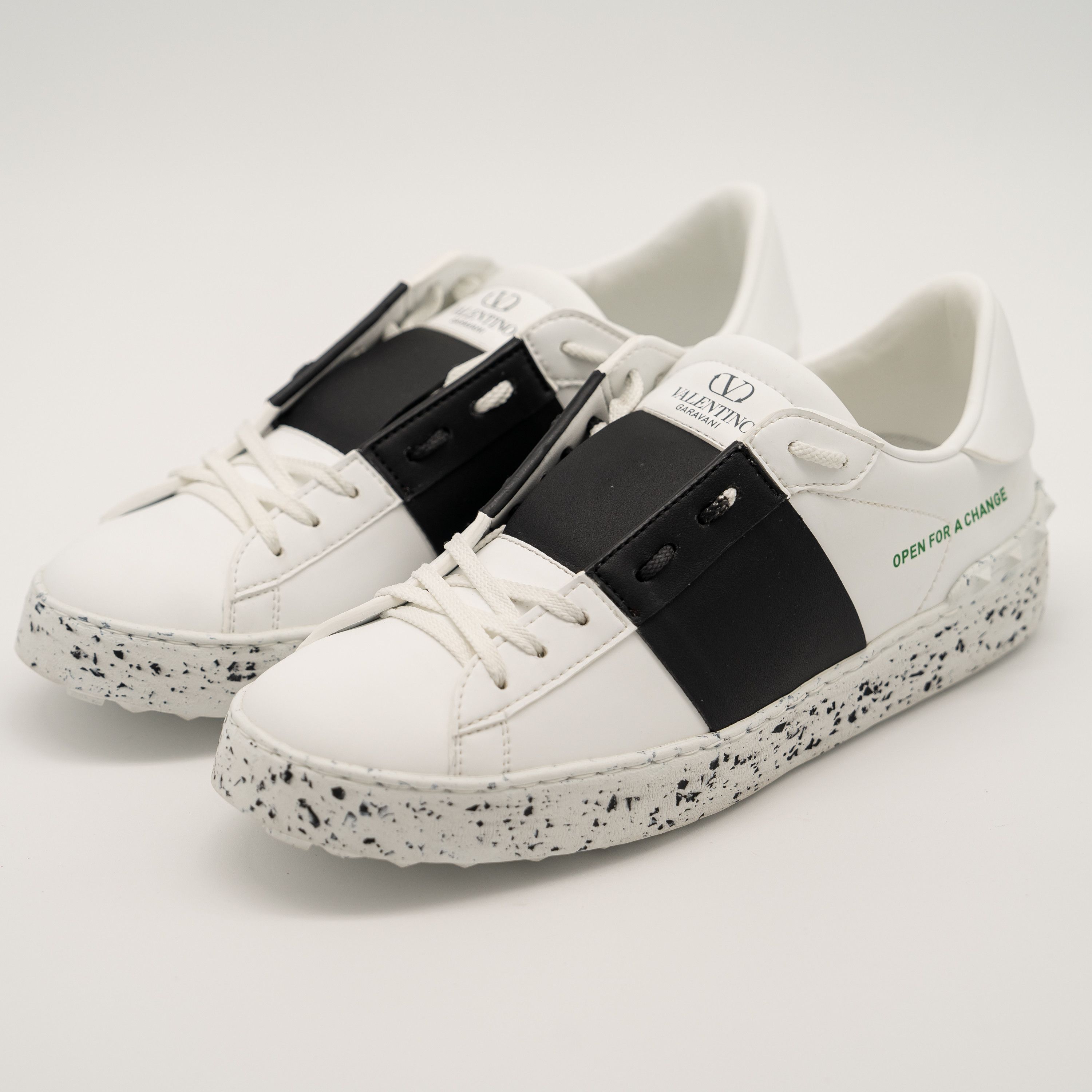 Valentino 39.5eu 9.5 us Valentino Open For A Change White Black Size US 9.5 / IT 39.5 - 1 Thumbnail