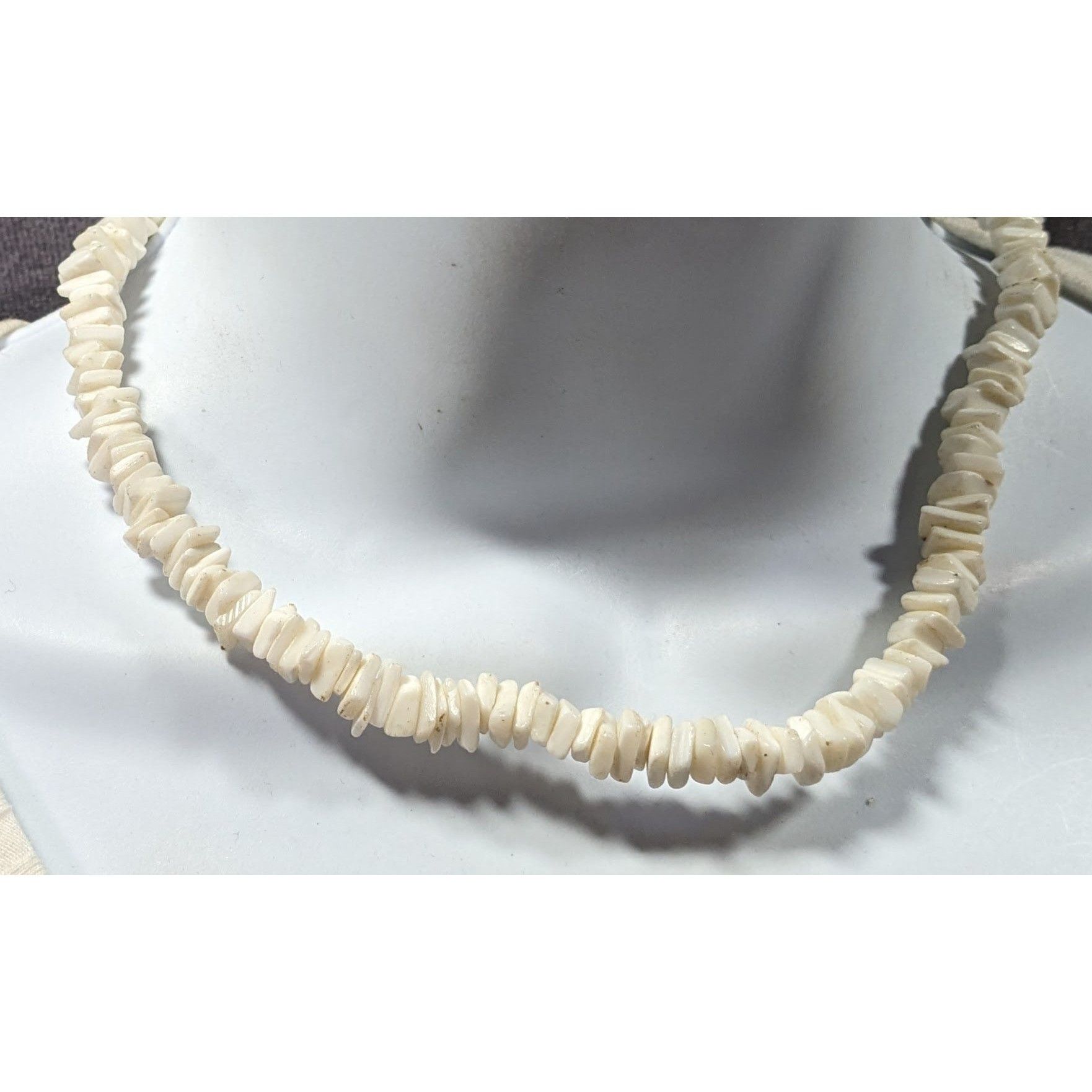 Other Retro 90s Style White Seashell Chip Necklace Size ONE SIZE - 6 Thumbnail