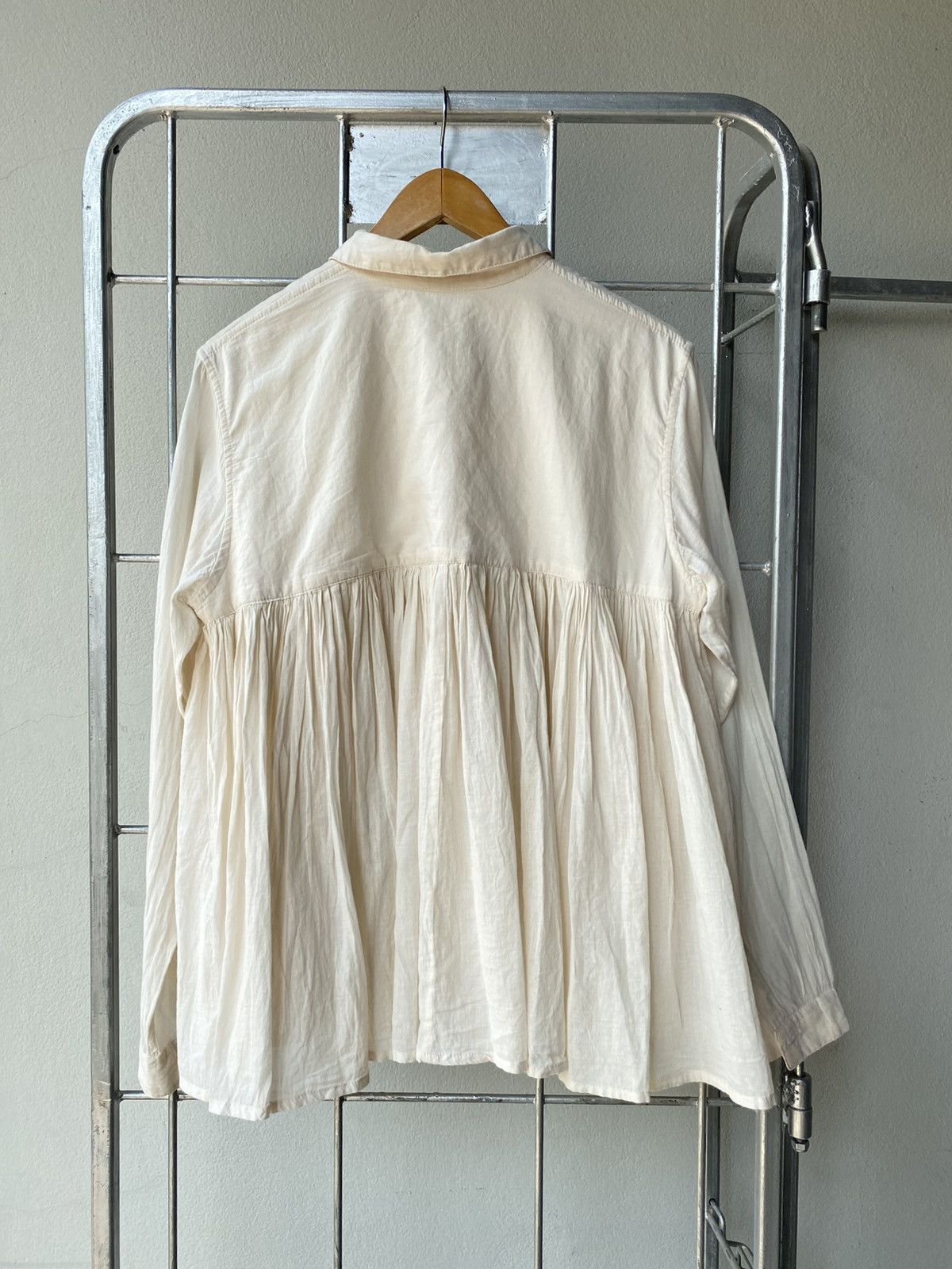 Sunao Kuwahara Sunaokuwahara Cream Victorian-Style Embroidered Blouse. Size M / US 6-8 / IT 42-44 - 16 Thumbnail