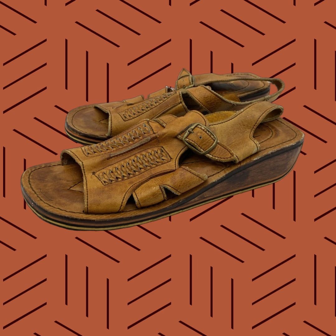 VINTAGE Thom McAn 70s Woodworks Clogs Women's Leather Woven