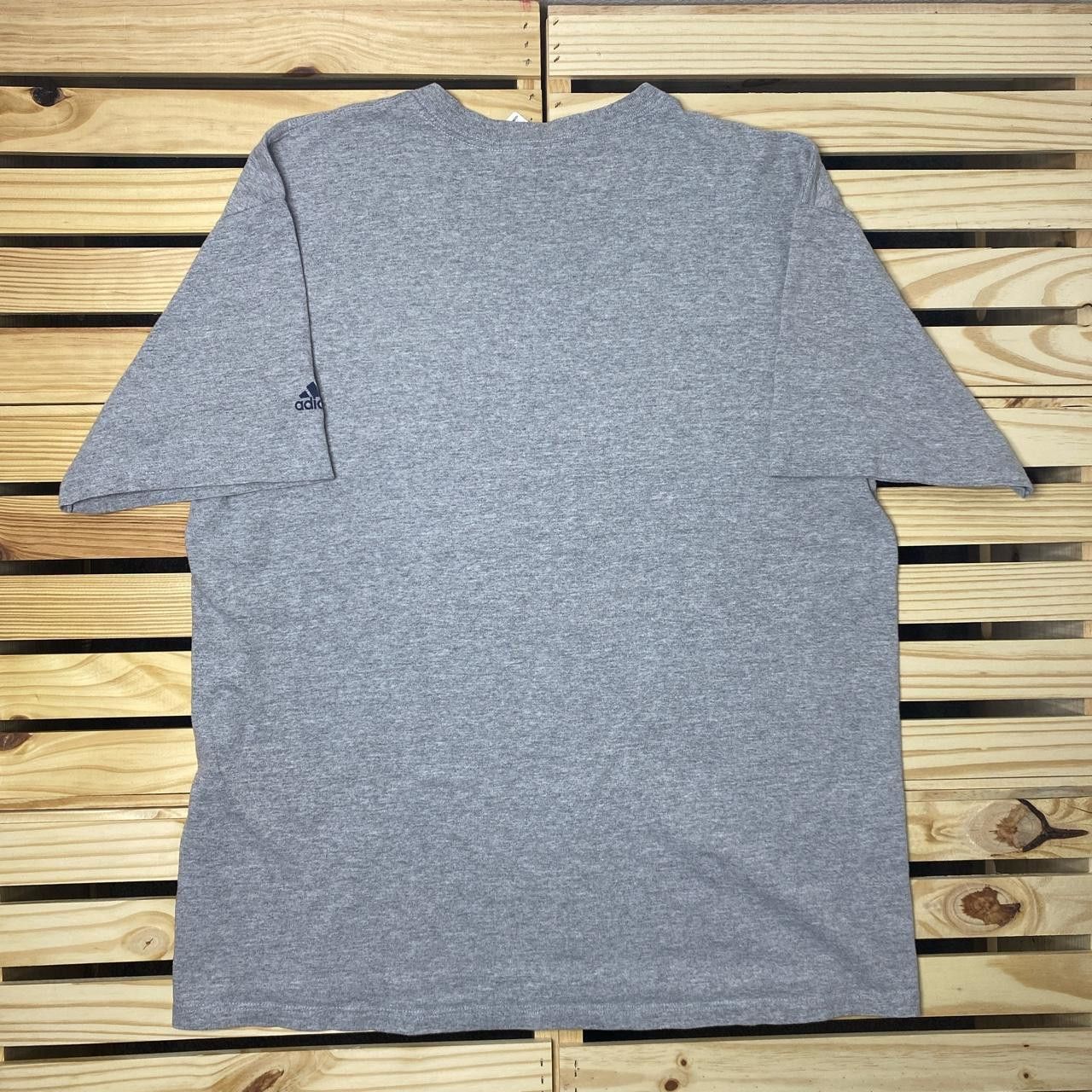 Adidas Vintage Adidas Gray Basketball Tee Size Large Size US L / EU 52-54 / 3 - 2 Thumbnail