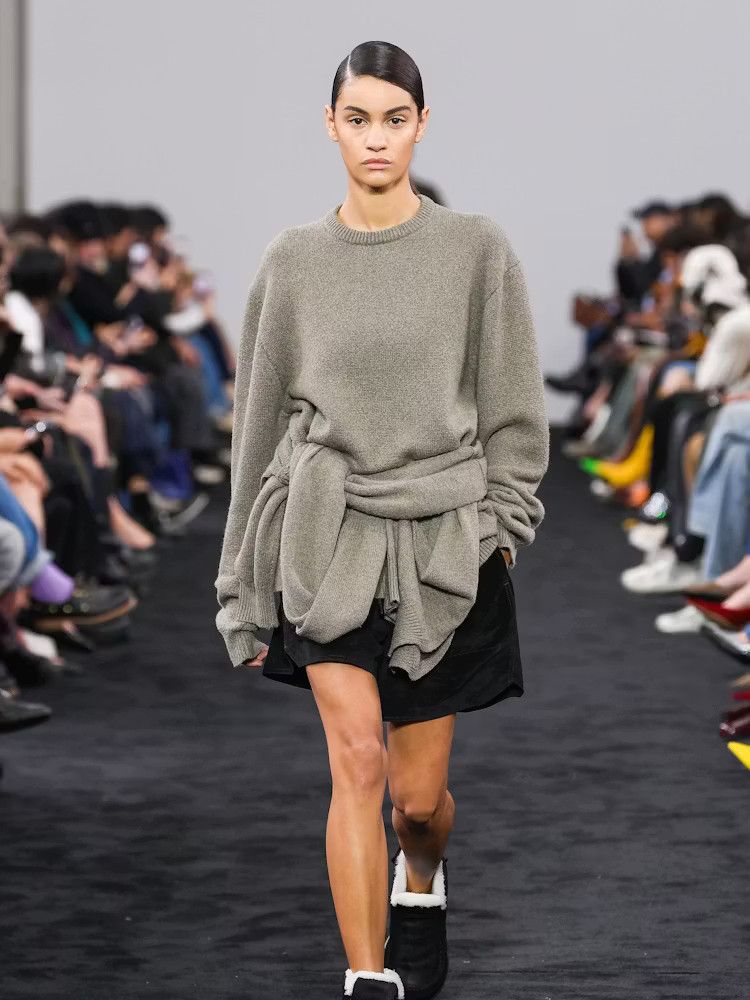 JW Anderson Fall/Winter 24 Sleeve-Tie Jumper Size M / US 6-8 / IT 42-44 - 1 Thumbnail
