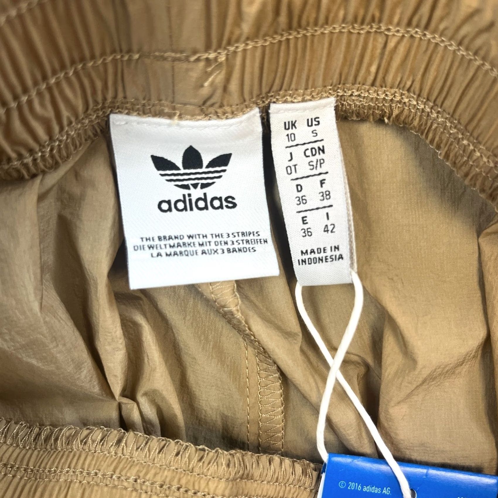 Adidas Adidas Track Pants Womens Small S UK10 Gold BNWT Trousers Pockets Regular Nylon Blended Fabric Size 32" / US 10 / IT 46 - 7 Thumbnail
