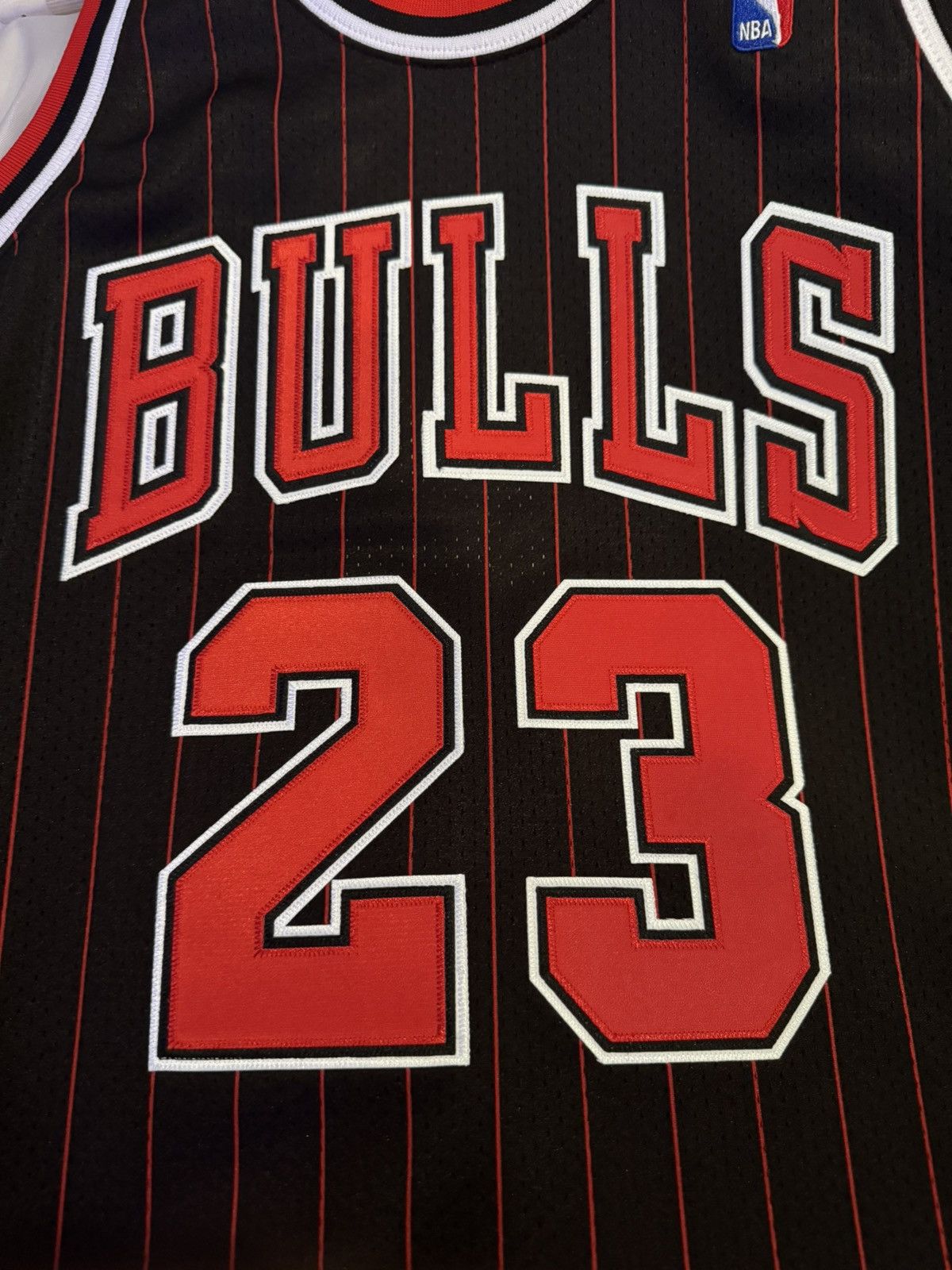 Mitchell & Ness Michael Jordan Bulls Pinstripe 1995-96 Jersey Size US L / EU 52-54 / 3 - 10 Thumbnail