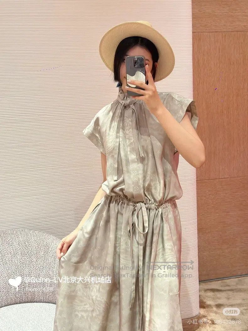 Louis Vuitton Louis Vuitton Beige khaki full presbyopic logo palm leaf s Size XS / US 0-2 / IT 36-38 - 8 Thumbnail
