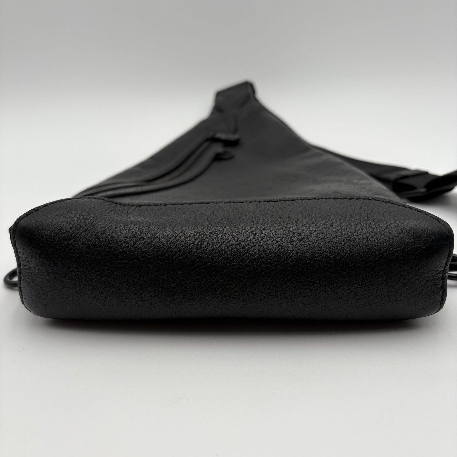 Louis Vuitton Louis Vuitton Monogram Sling Bag ' Black ' | SUPER CLEAN! Size ONE SIZE - 7 Thumbnail