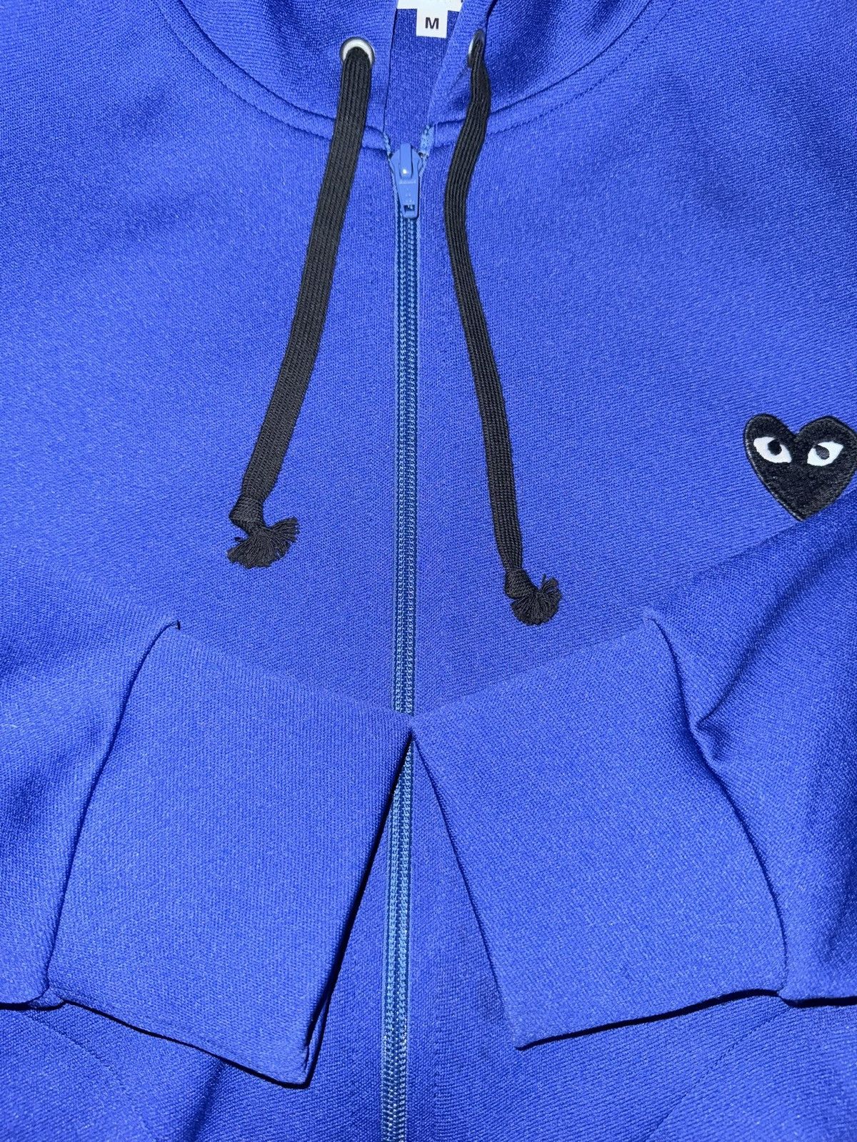 Comme des Garcons PLAY Comme des Garçons PLAY Heart Hoodie Blue and Black Size M Size US M / EU 48-50 / 2 - 5 Thumbnail