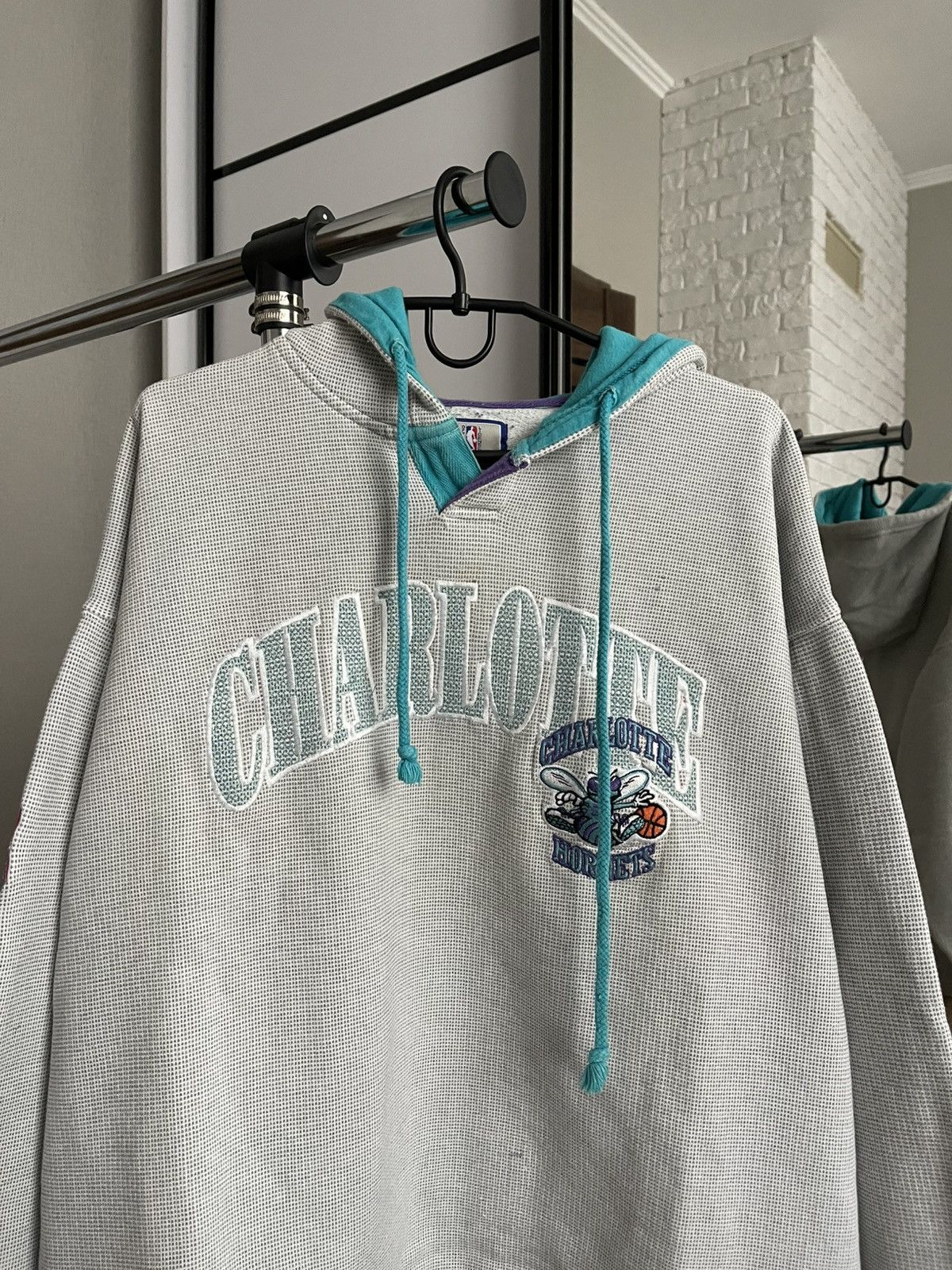 Starter Charlotte Hornets Starter NBA Vintage Hoodie Pullover 90s Size US XL / EU 56 / 4 - 6 Thumbnail