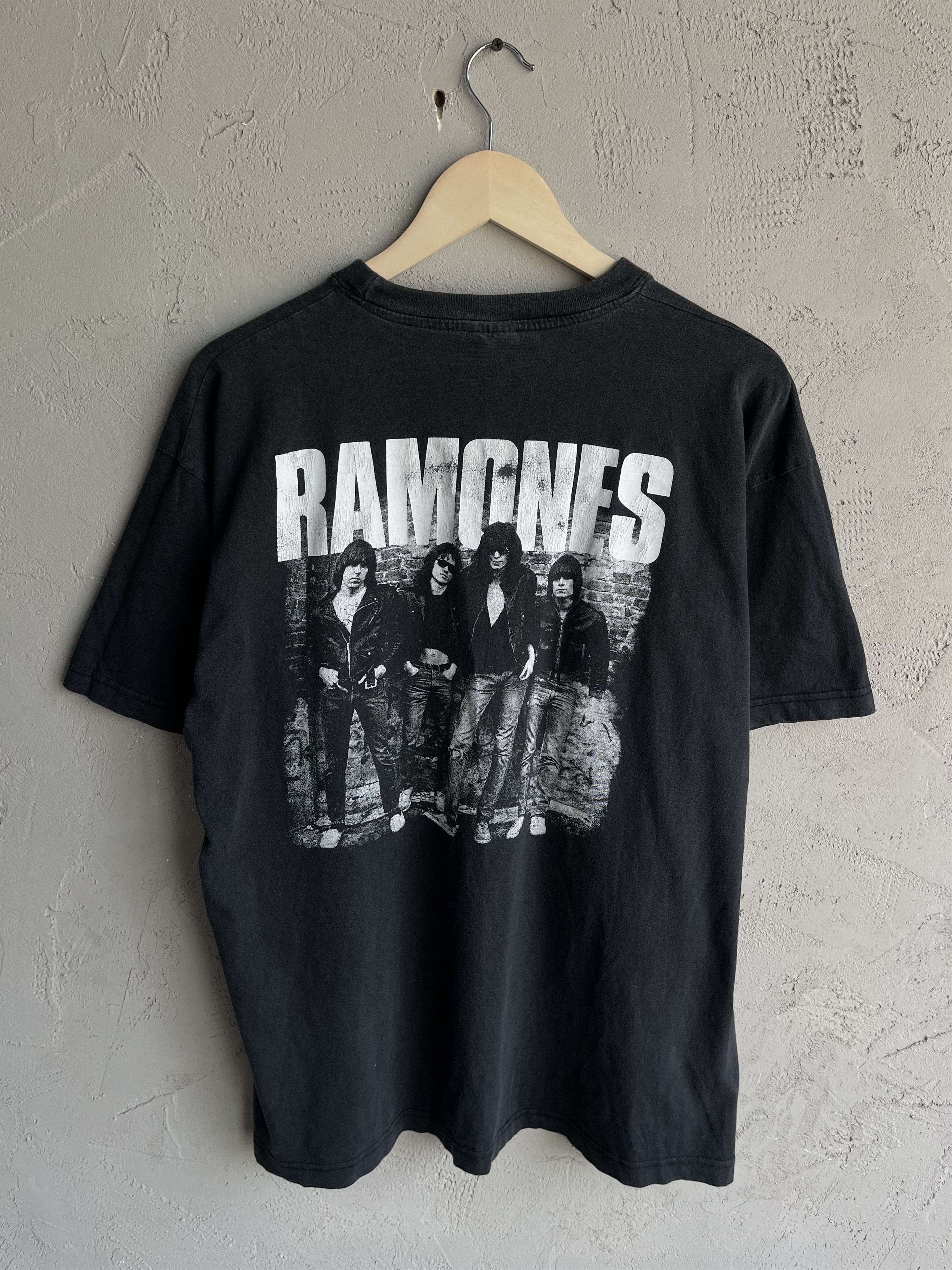 Band Tees × Vintage Vintage 90s Ramones Rock Band Graphic Print Black T Shirt Size US XL / EU 56 / 4 - 4 Thumbnail