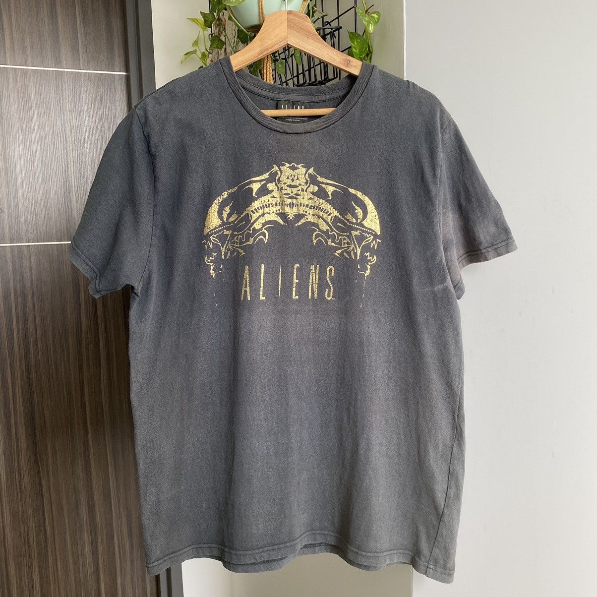 Vintage Thrashed Faded Vintage Y2K Aliens Movie ERD GRUNGE TEE Size US L / EU 52-54 / 3 - 1 Thumbnail