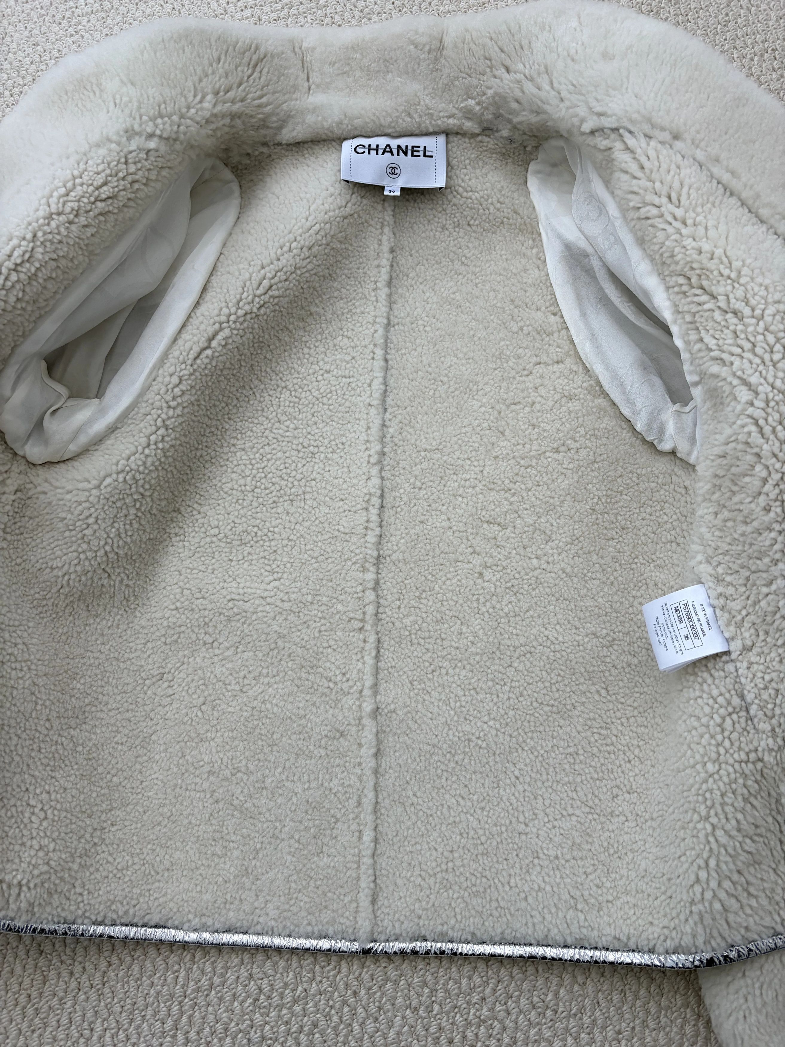 Chanel Chanel Metallic Silver Shearling Coat. Size XS / US 0-2 / IT 36-38 - 14 Thumbnail