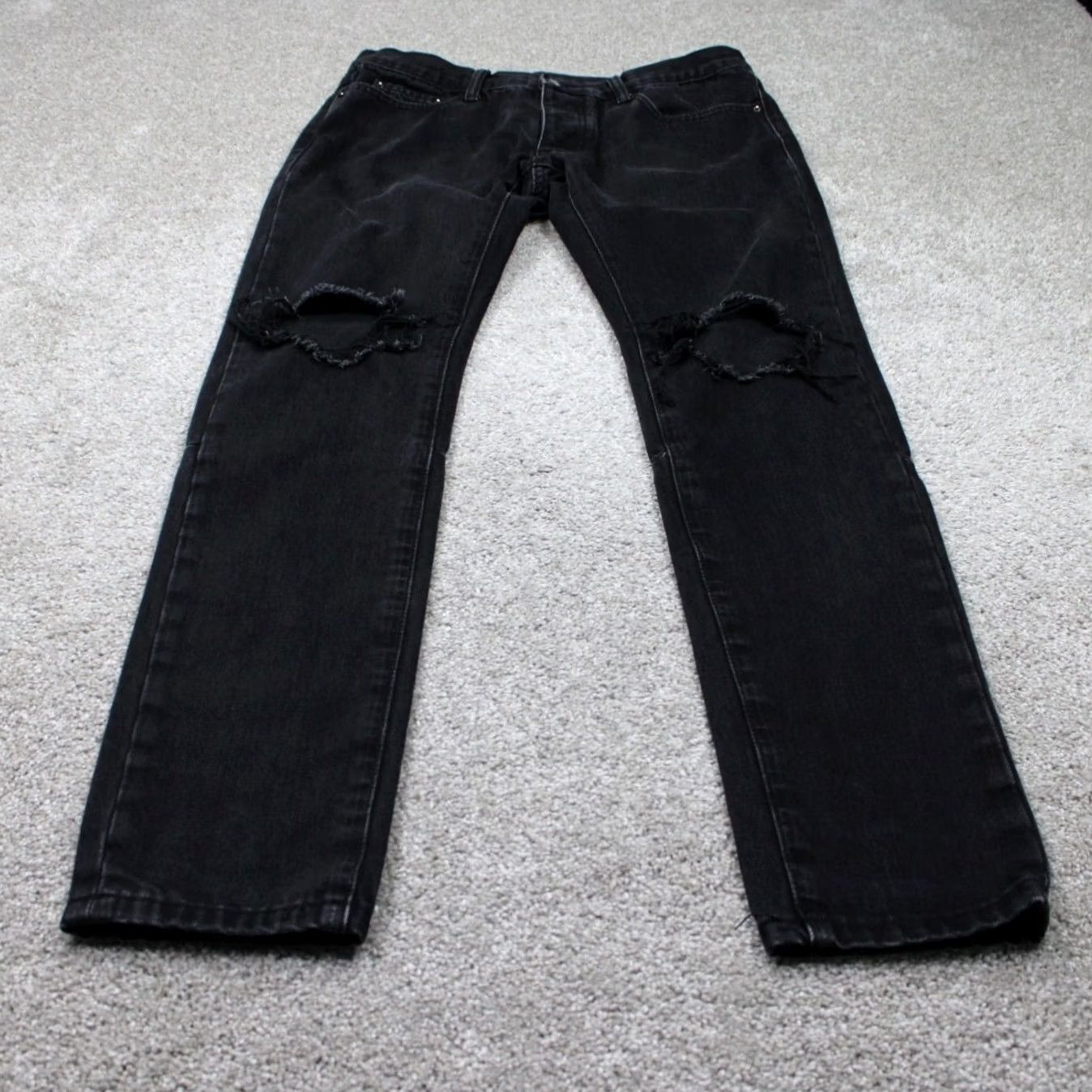 MNML MNML Jeans Mens 32 Black Distressed Button Fly Cotton/Polyester Inseam 32" Jeans Size US 32 / EU 48 - 2 Thumbnail