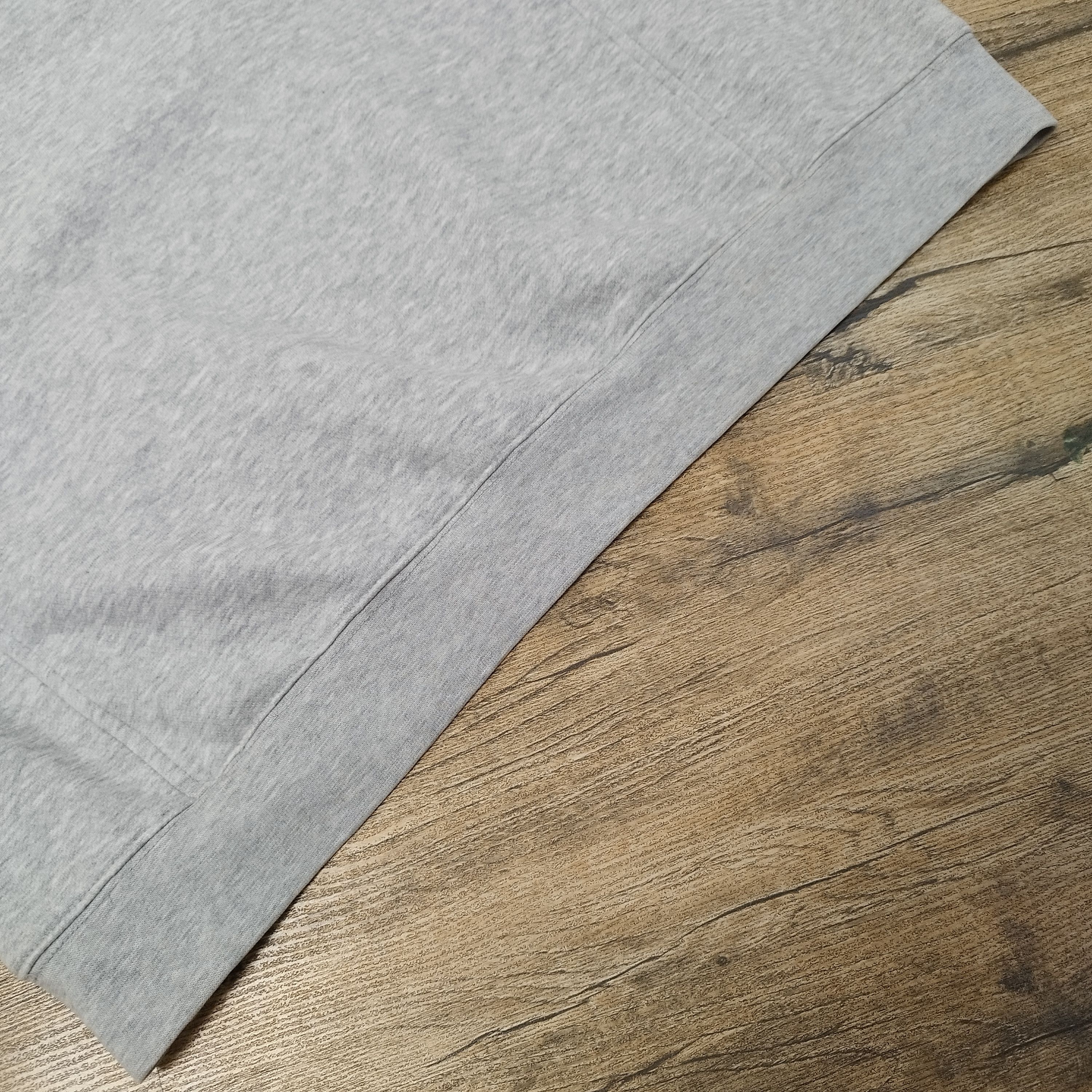 Nike Vintage Nike Center Swoosh Embroidered Sweatshirt Grey L Y2K Size US L / EU 52-54 / 3 - 10 Thumbnail