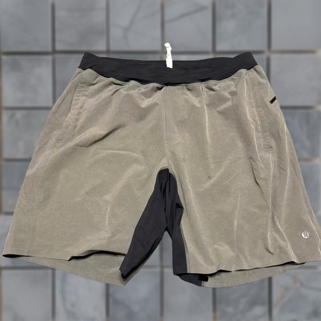 Lululemon Lululemon Assert Shorts Mens XL Linerless Gray Performance Running Size US 36 / EU 52 - 1 Thumbnail