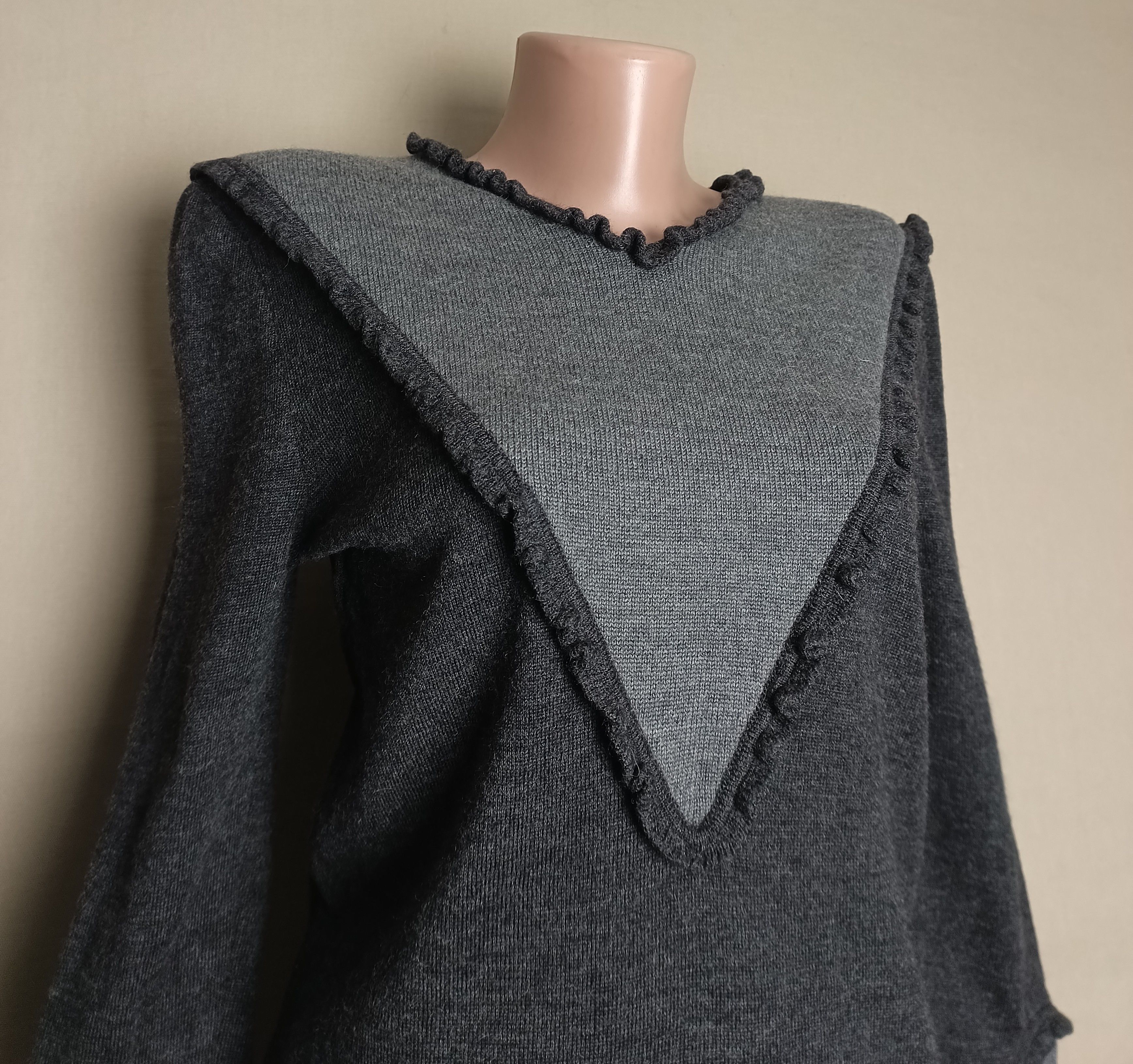 Valentino × Vintage Valentino Studio Vintage Wool Designer Pullover Sweater IT42 Size M / US 6-8 / IT 42-44 - 2 Thumbnail