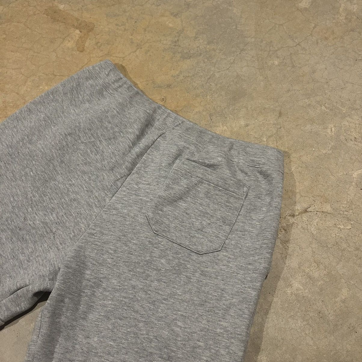 Polo Ralph Lauren × Vintage Essential Polo Ralph Lauren Chenille Patch Sweat Shorts Size US 33 - 6 Thumbnail