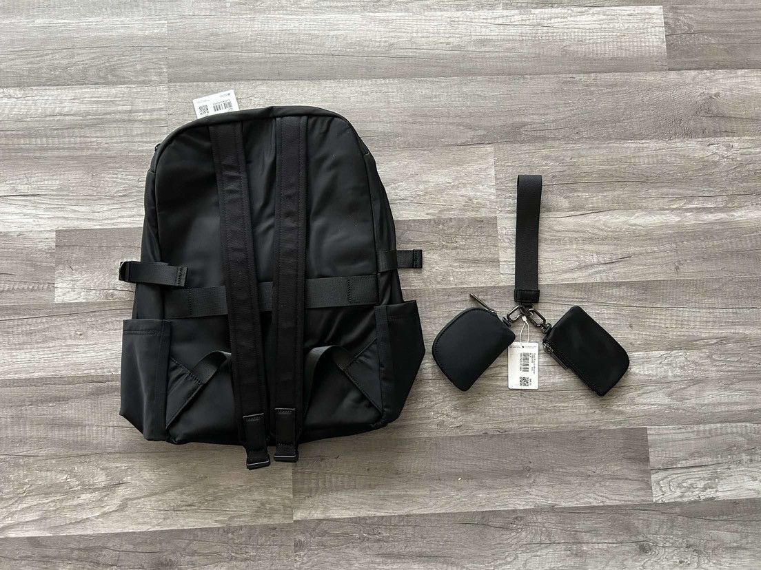 Lululemon Lululemon Bundle Backpack and Dual Pouch Wristlet Keychain Size ONE SIZE - 2 Thumbnail