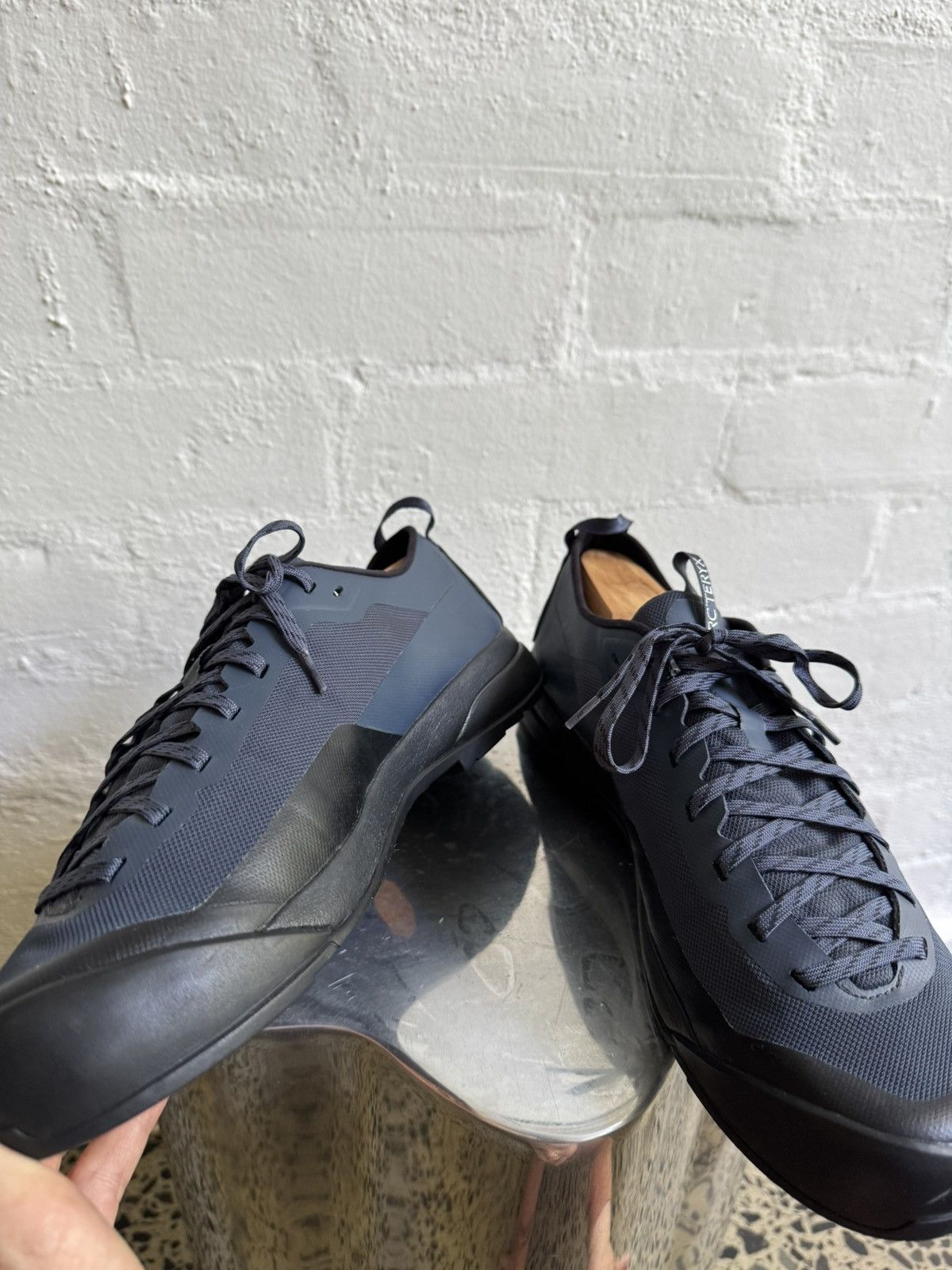 Arc'teryx BNWOT Arc’teryx Konseal LT approach shoes Size US 10 / EU 43 - 7 Thumbnail