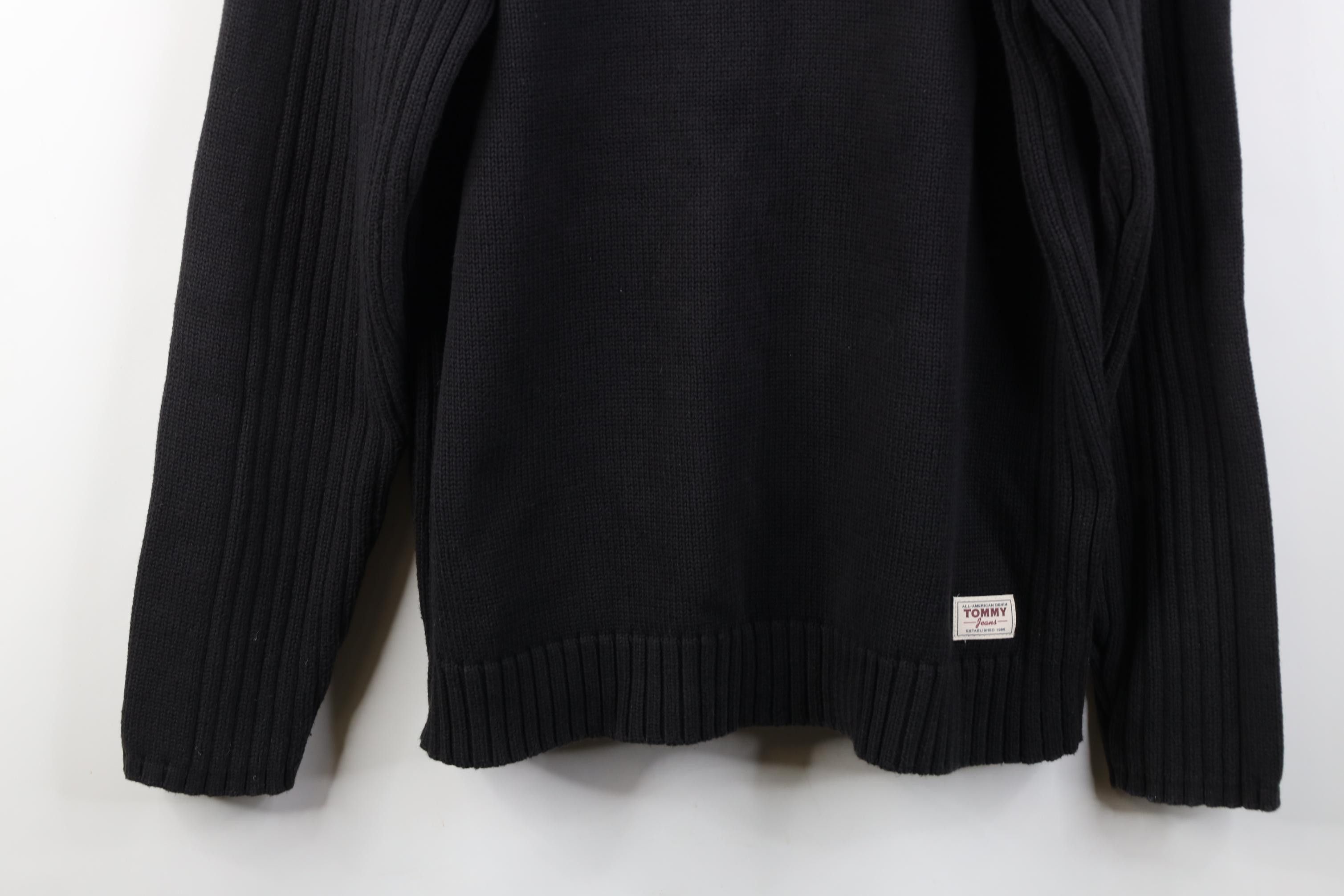 Tommy Hilfiger Vintage 90s Tommy Hilfiger Heavyweight Cotton Knit Sweater Size US XL / EU 56 / 4 - 3 Thumbnail