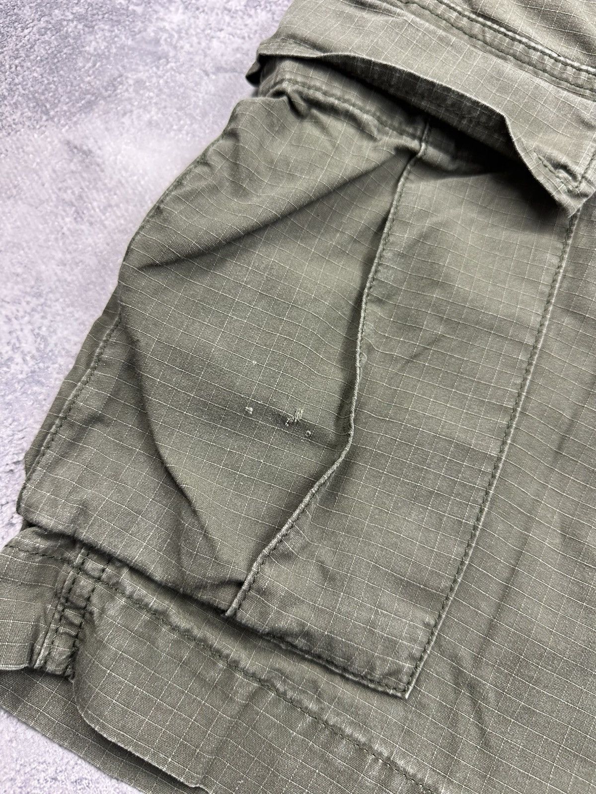 Carhartt Carhartt Vintage Green Cargo Shorts Workwear Y2K Logo Baggy Size US 38 / EU 54 - 7 Thumbnail