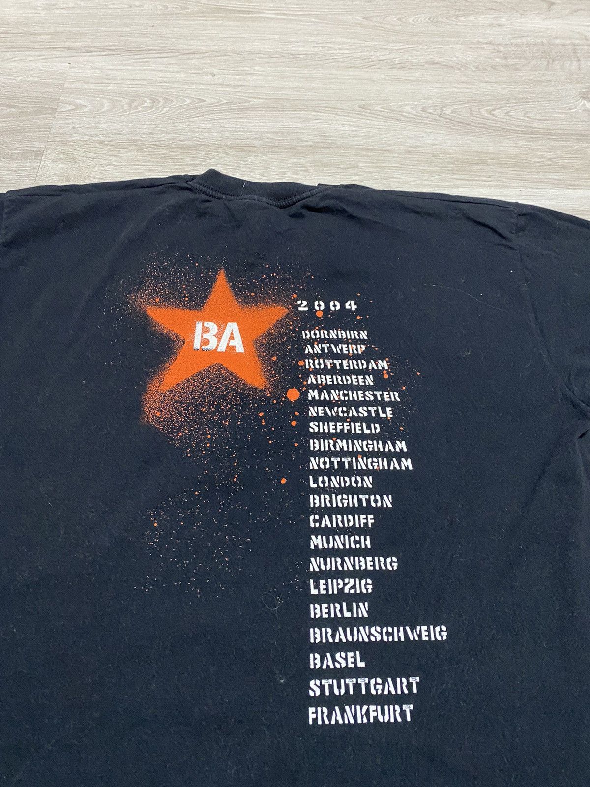 Vintage Vintage BA Bryan Adams 2004 Tour Tee size M Size US M / EU 48-50 / 2 - 5 Thumbnail
