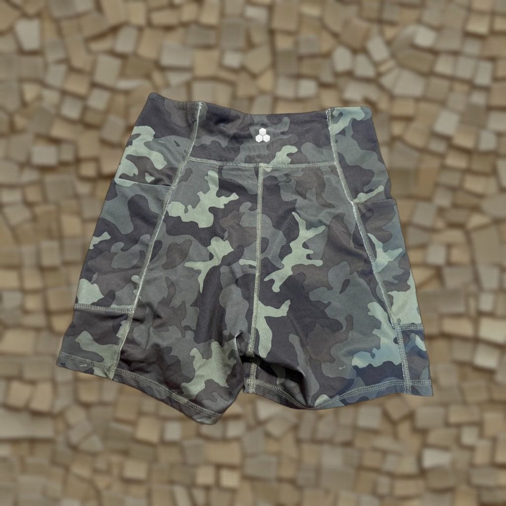 Tek Gear Tek Gear Workout Gear Shorts Womens Medium Green Black Camouflage Bike Shorts Size 32" / US 10 / IT 46 - 1 Thumbnail