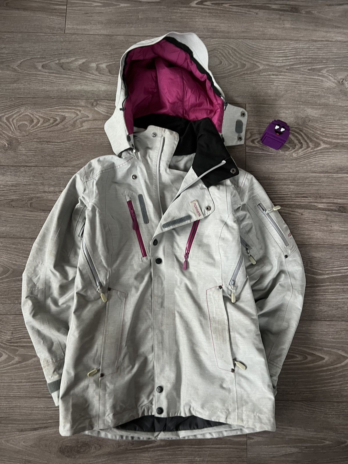 Norrona Norrona Gore-Tex Roldal Rare Gorpcore Insulated Pro Jacket Size S / US 4 / IT 40 - 3 Thumbnail