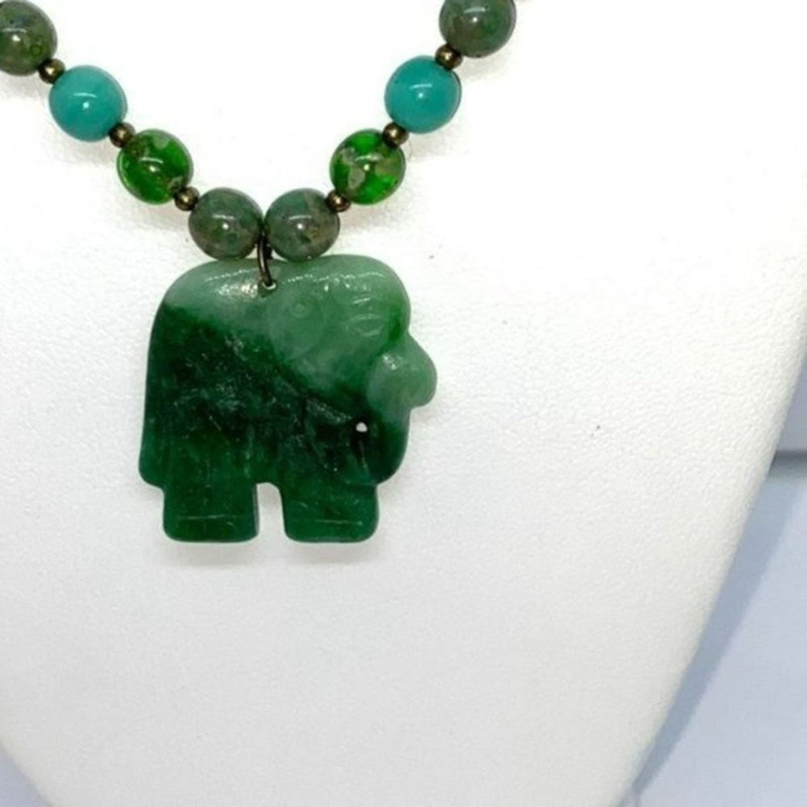 Handmade Handmade Beaded Teal Rocks Green Elephant Necklace Size ONE SIZE - 7 Thumbnail