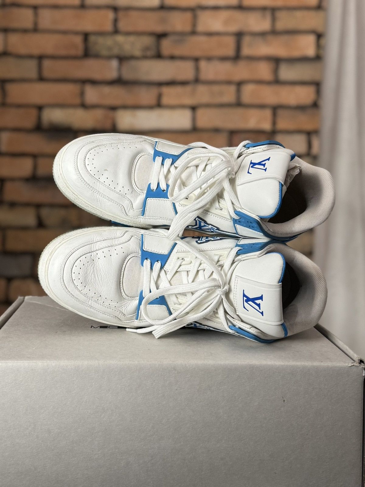 Louis Vuitton SS19 AZUR BLUE TRAINER LOW WHITE SNEAKERS LOGO MONOGRAM Size US 10 / EU 43 - 4 Thumbnail