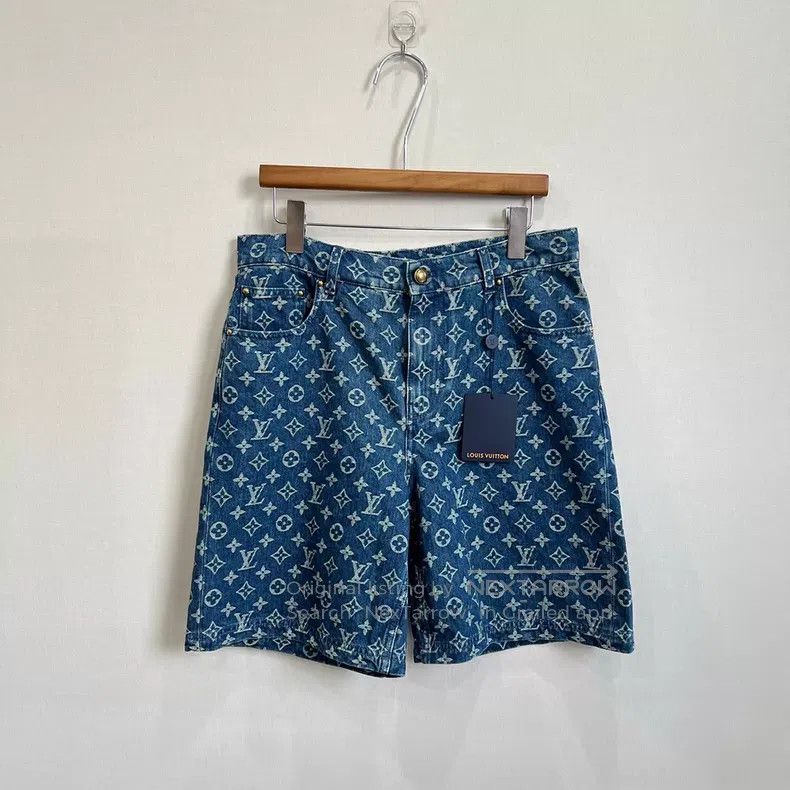 Louis Vuitton Louis Vuitton Blue presbyopic denim shorts Size US 28 / EU 44 - 1 Thumbnail