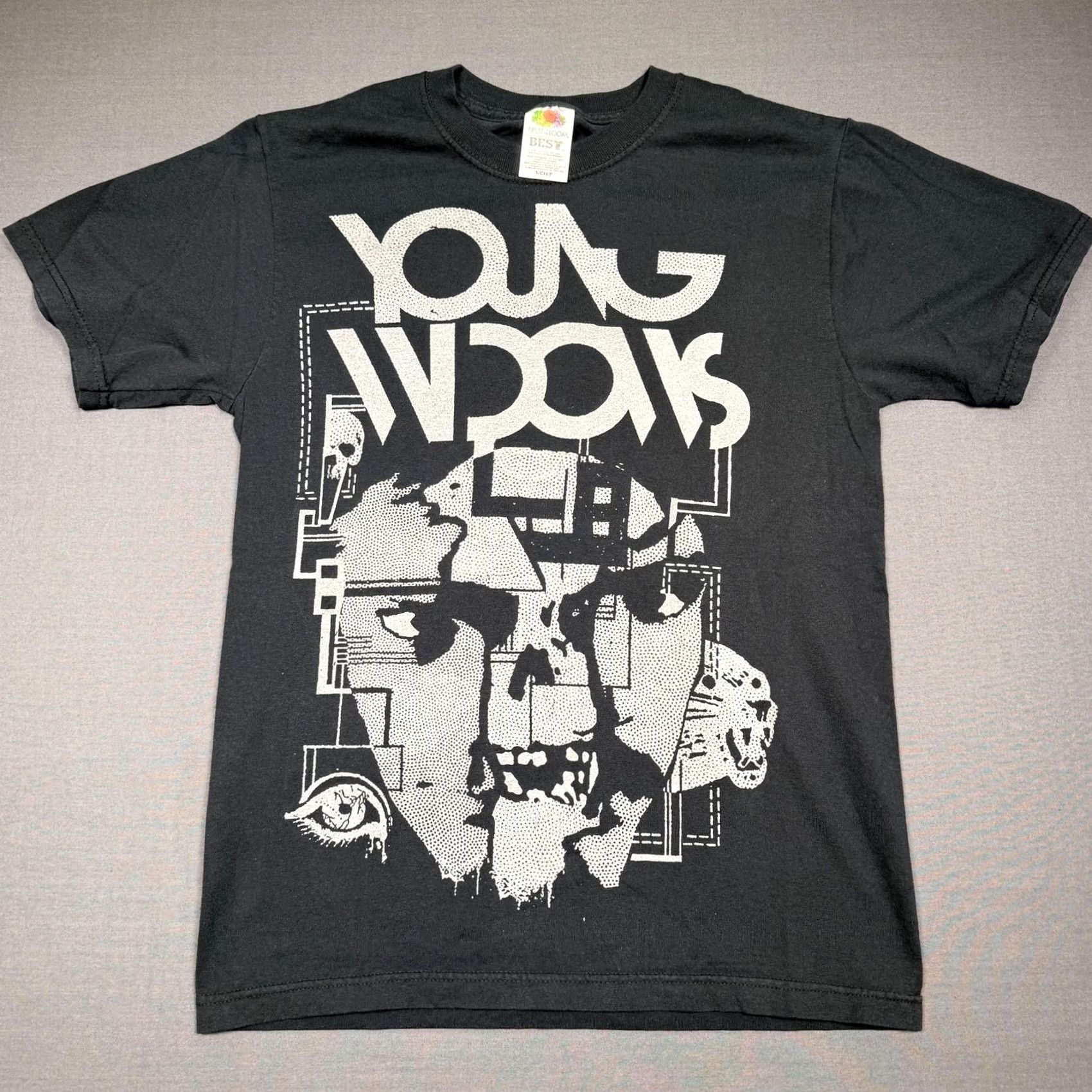 Fruit Of The Loom Fruit of the Loom Shirt Mens S Black Young Widows Skull Graphic Tee Size US S / EU 44-46 / 1 - 2 Thumbnail