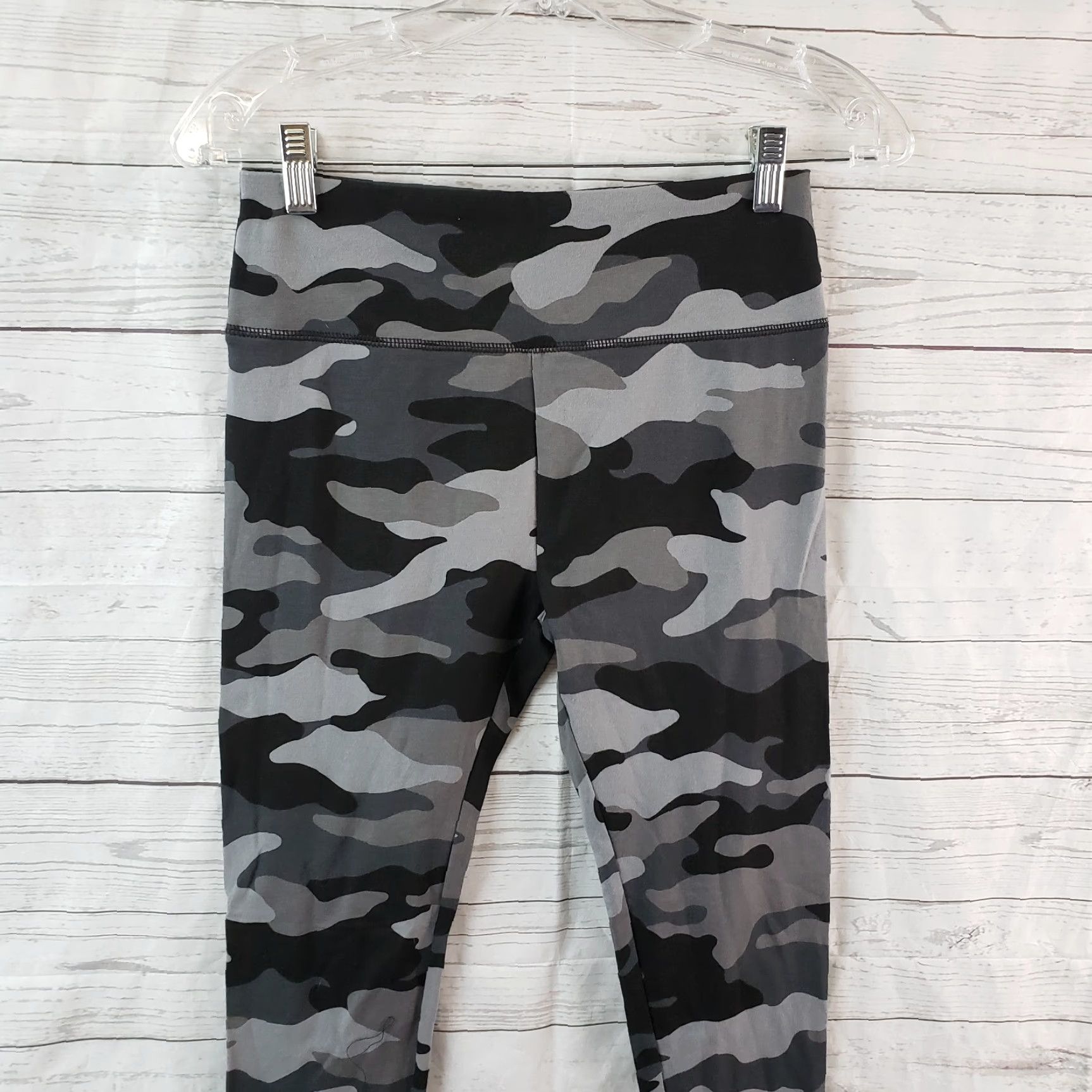 Vintage Wild Fable Leggings Women S Black Camouflage Cotton Blend Size 28" / US 6 / IT 42 - 2 Thumbnail