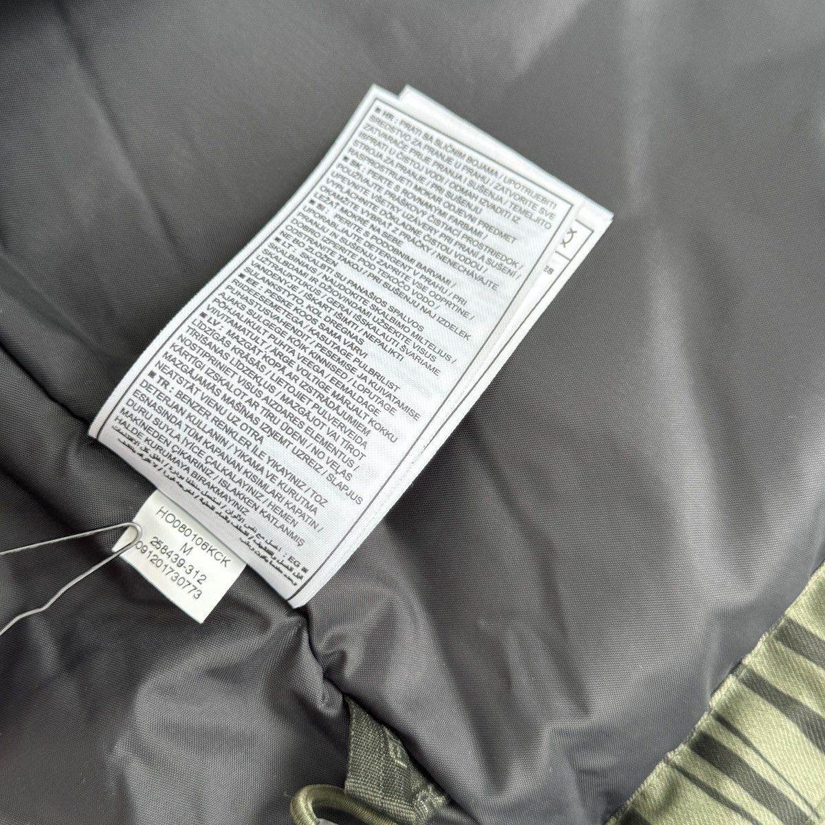 Nike ACG Vintage Nike ACG Women Insulated Snow Ski Jacket Size M Size M / US 6-8 / IT 42-44 - 20 Thumbnail