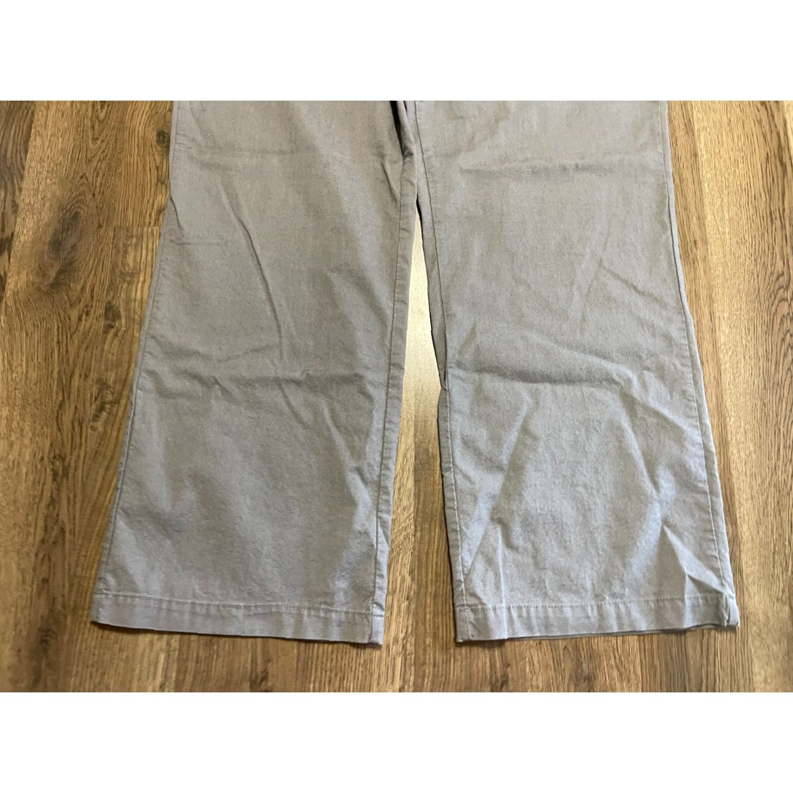 Dockers **DOCKERS Women's Size 16 Petite Gray Straight Leg Pants** User: DOCKERS Women's Size 16 Petite Gray Straight Leg Pants Size 38" / US 16 / IT 52 - 3 Thumbnail