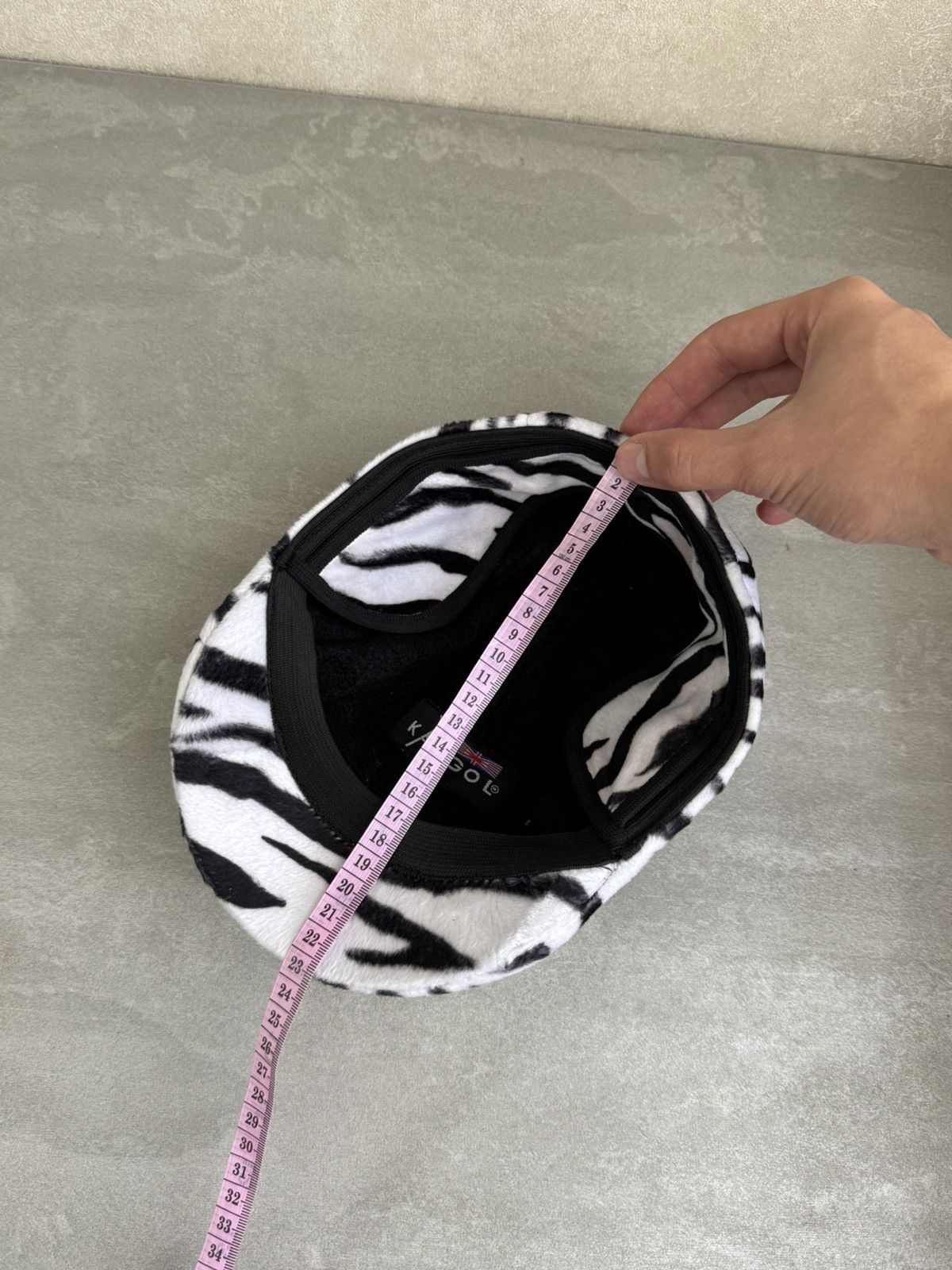 Kangol Vintage Kangol zebra black / white hat flat cap Size ONE SIZE - 10 Thumbnail