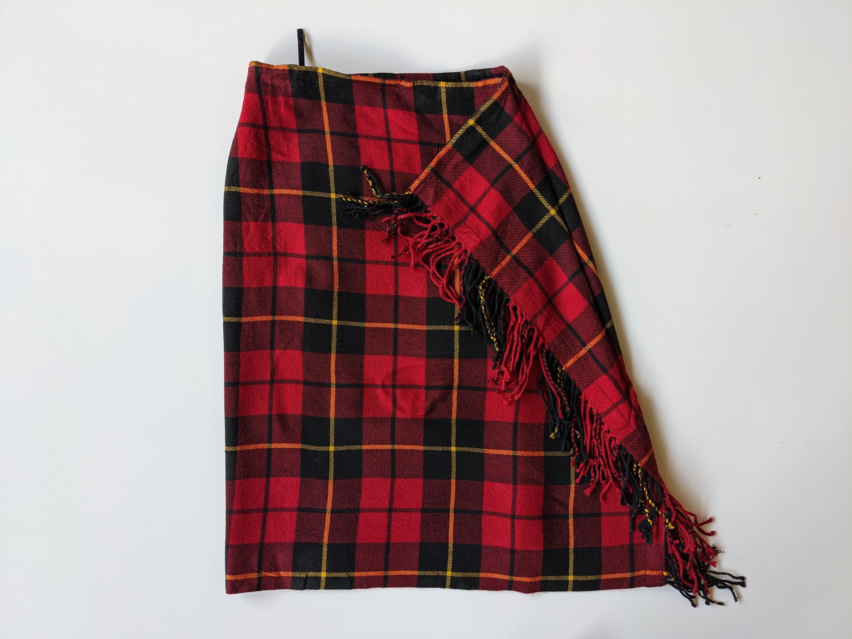 JW Anderson × Uniqlo Uniqlo x J.W Anderson tartan skirt Size 27" / US 4 / IT 40 - 1 Thumbnail