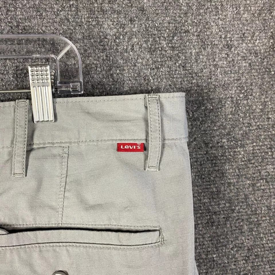 Levi's Levi's Cargo Shorts Men's W42 Cotton Adults Zipper Fly Gray Size US 42 / EU 58 - 6 Thumbnail