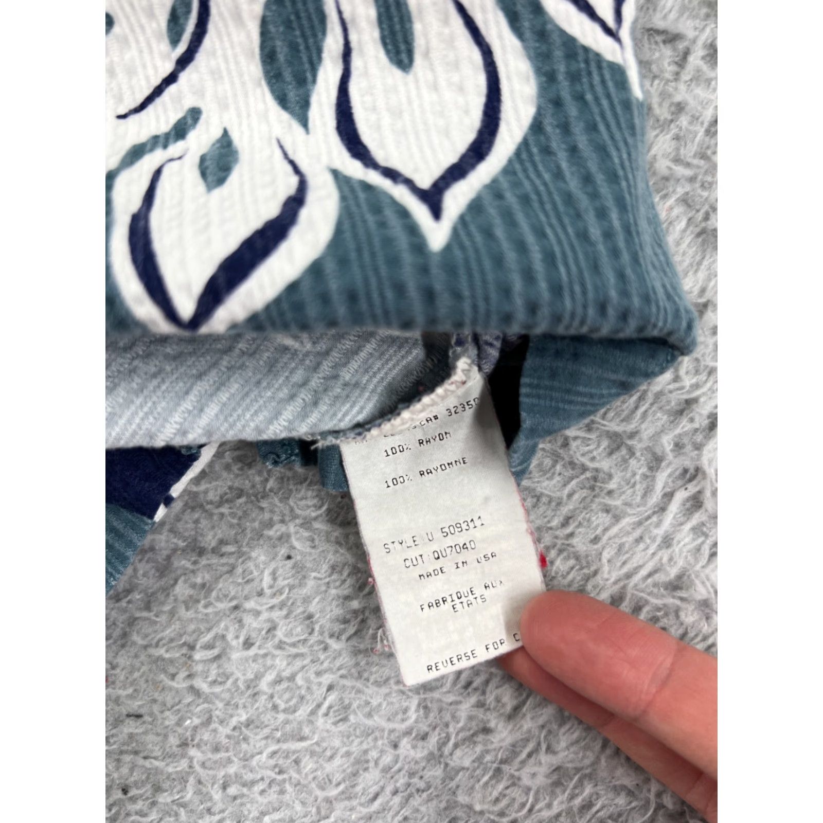 Quiksilver VINTAGE Quiksilver Shirt Men L Blue Palm Leave Hawaiian 100% Rayon Edition Size US L / EU 52-54 / 3 - 4 Thumbnail