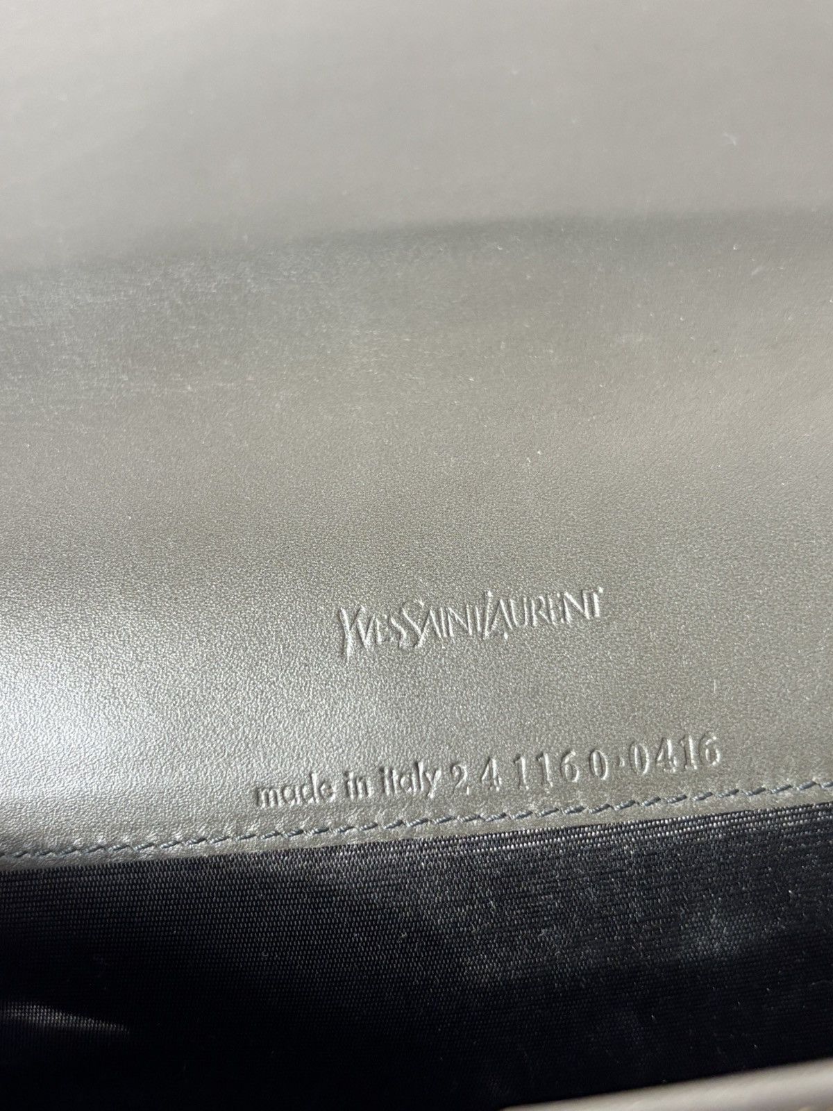 Yves Saint Laurent Yves Saint Laurent Ligne Y patent leather clutch Size ONE SIZE - 10 Thumbnail