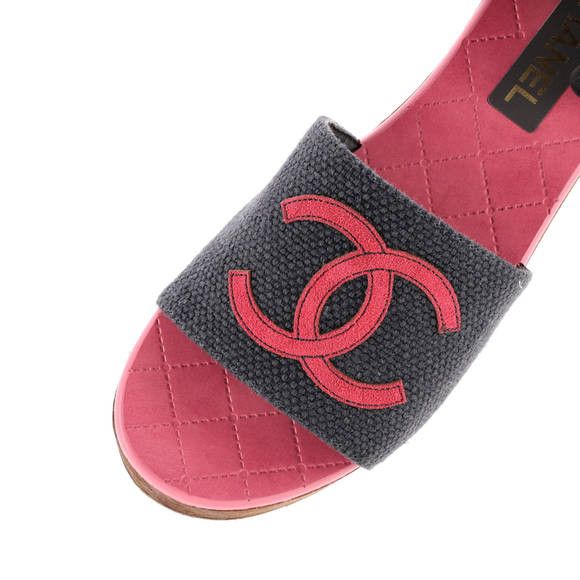 Chanel os11x0126 CC Interlocking Wooden Clogs in Black Size US 6 / IT 36 - 3 Thumbnail