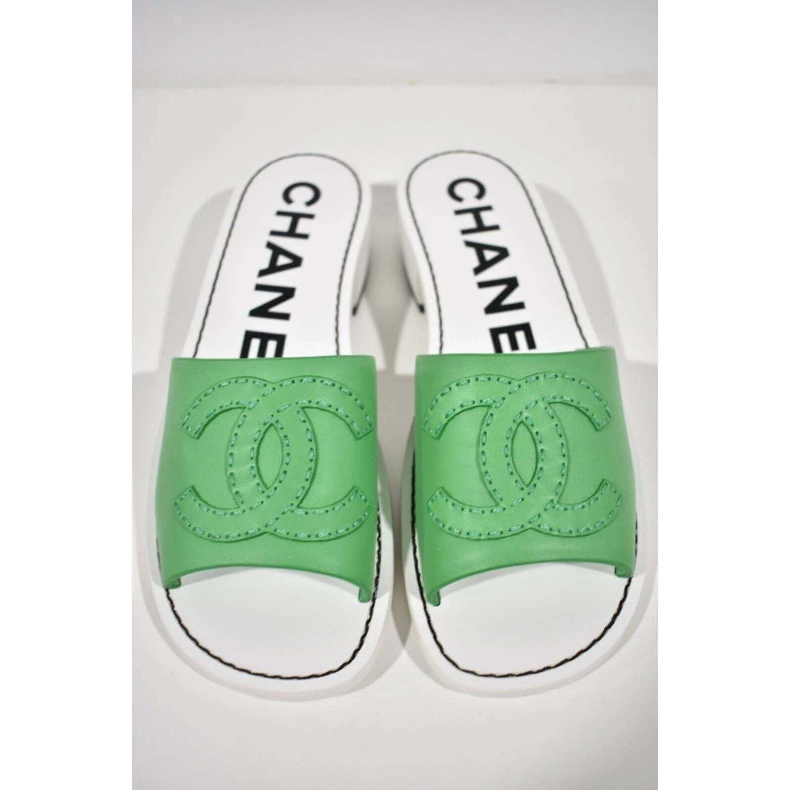 Chanel Chanel 22S Green Calfskin Leather White CC Logo Mules Size US 7 / IT 37 - 4 Thumbnail