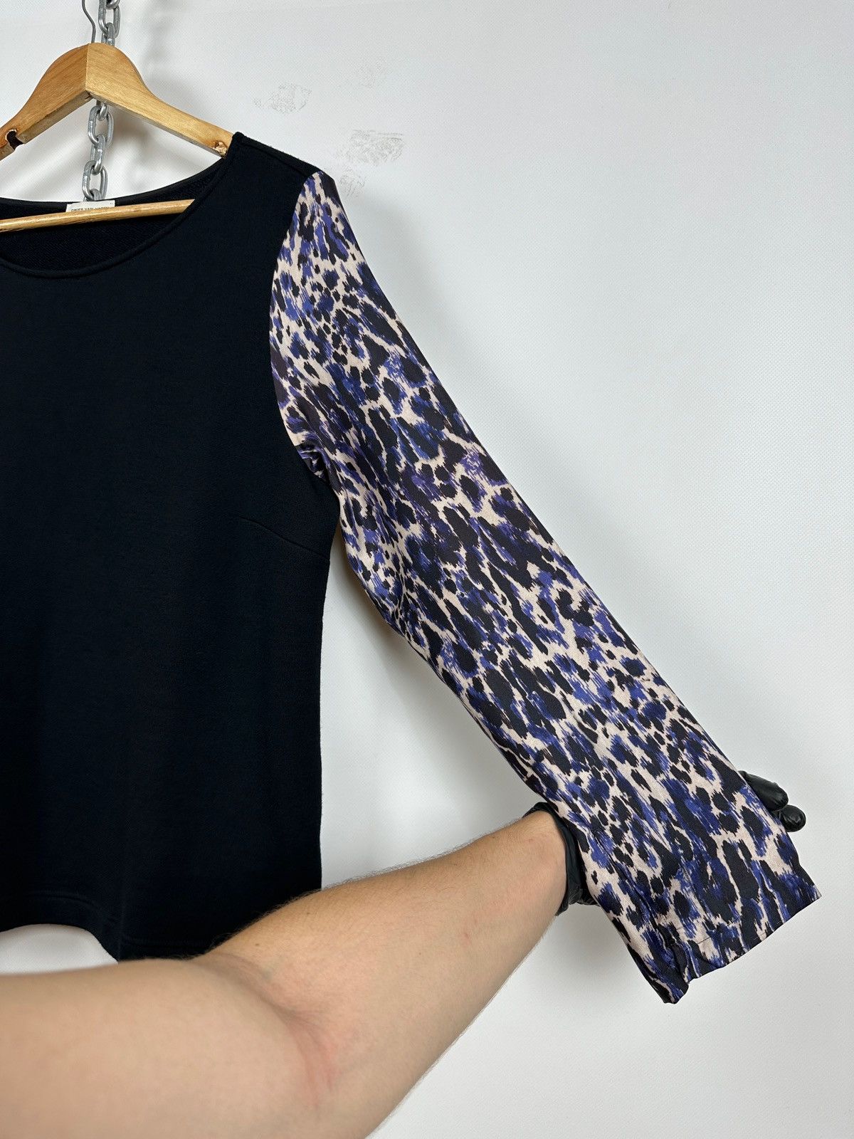 Dries Van Noten Dries Van Noten Black Wool / Leopard Silk Sleeve Sweater Size M / US 6-8 / IT 42-44 - 12 Thumbnail