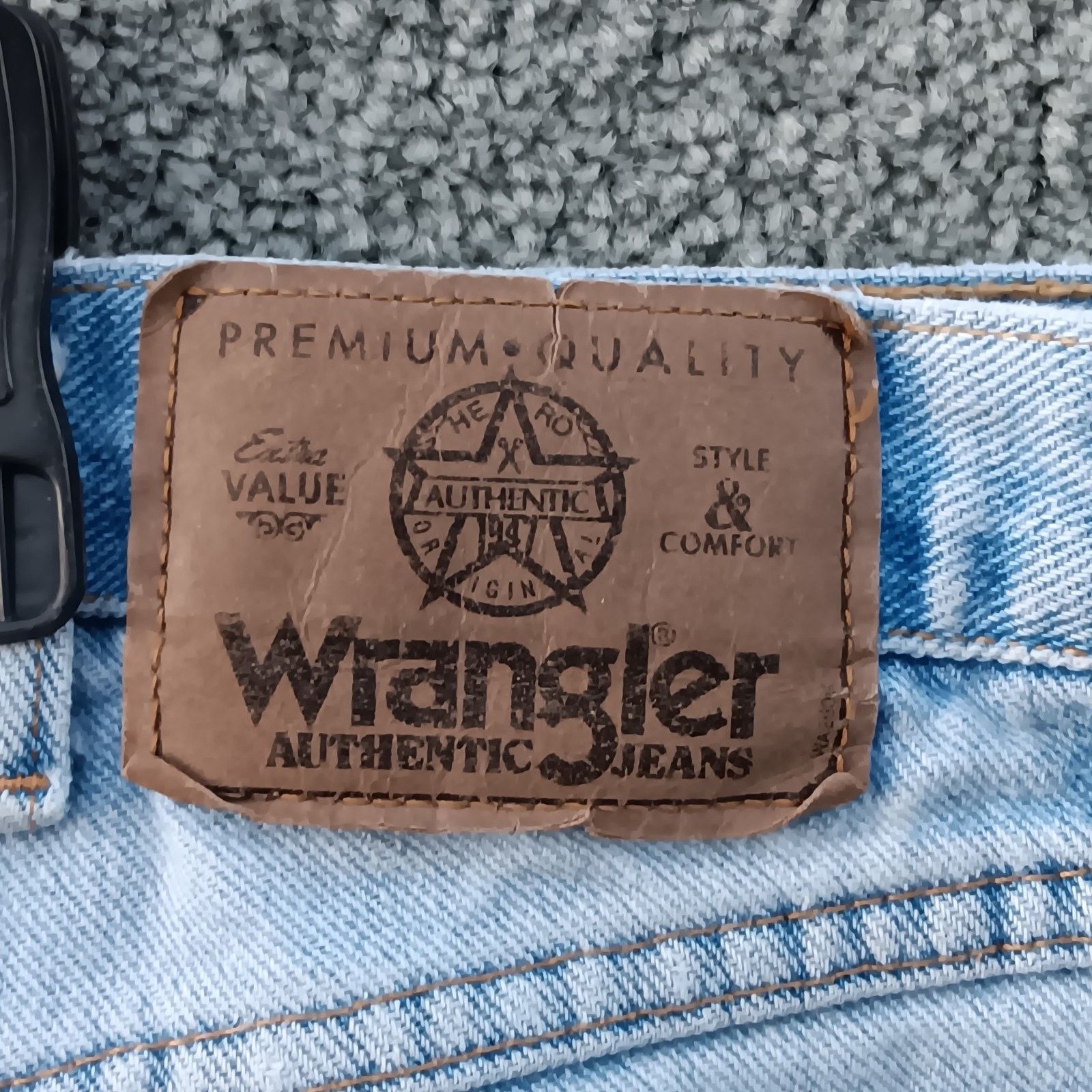 Wrangler Wrangler Jeans Mens 36x30 Classic Fit Straight Leg Size US 36 / EU 52 - 3 Thumbnail