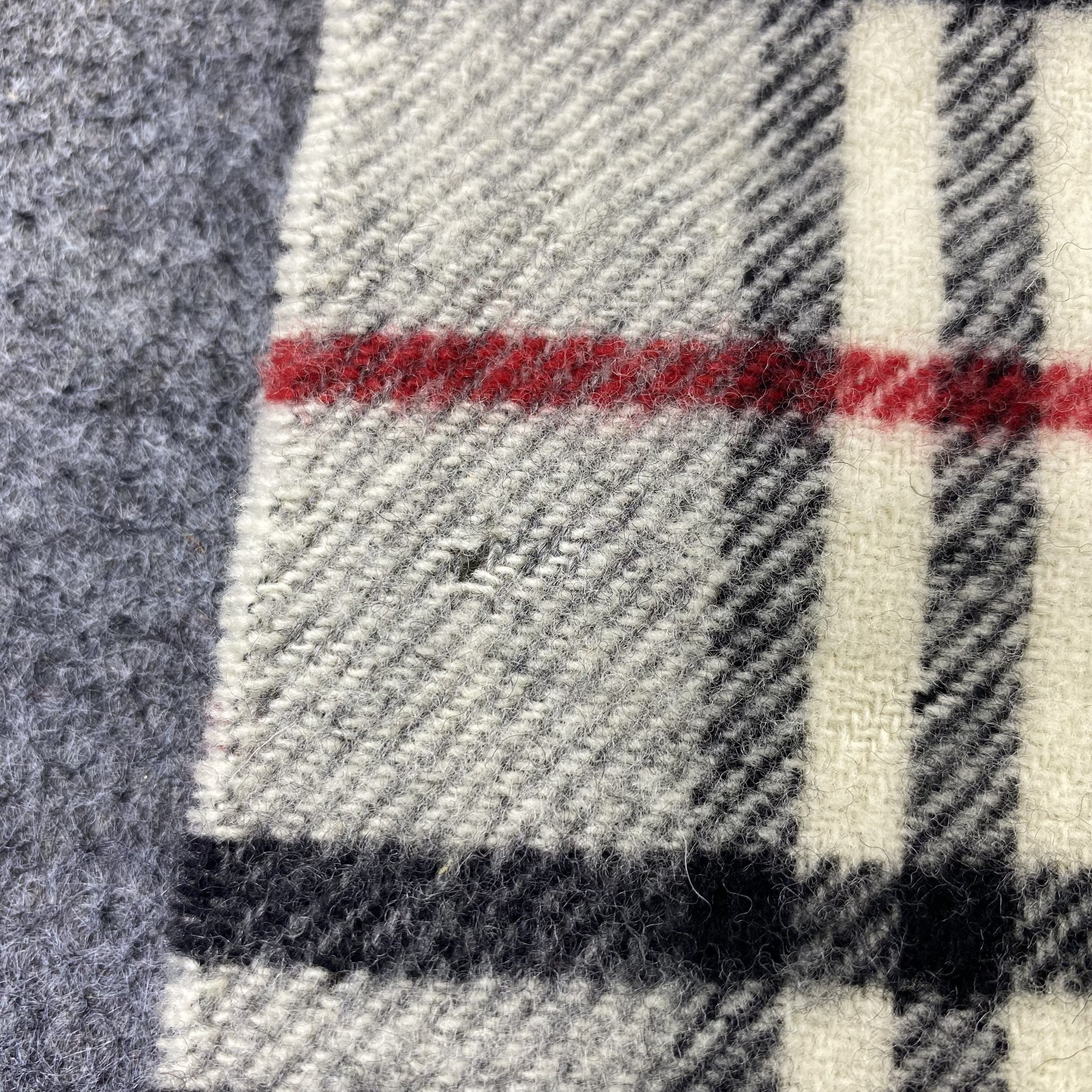 Burberry Burberry Wool Muffler / Scarf / Neckwear -T1305 Size ONE SIZE - 6 Thumbnail