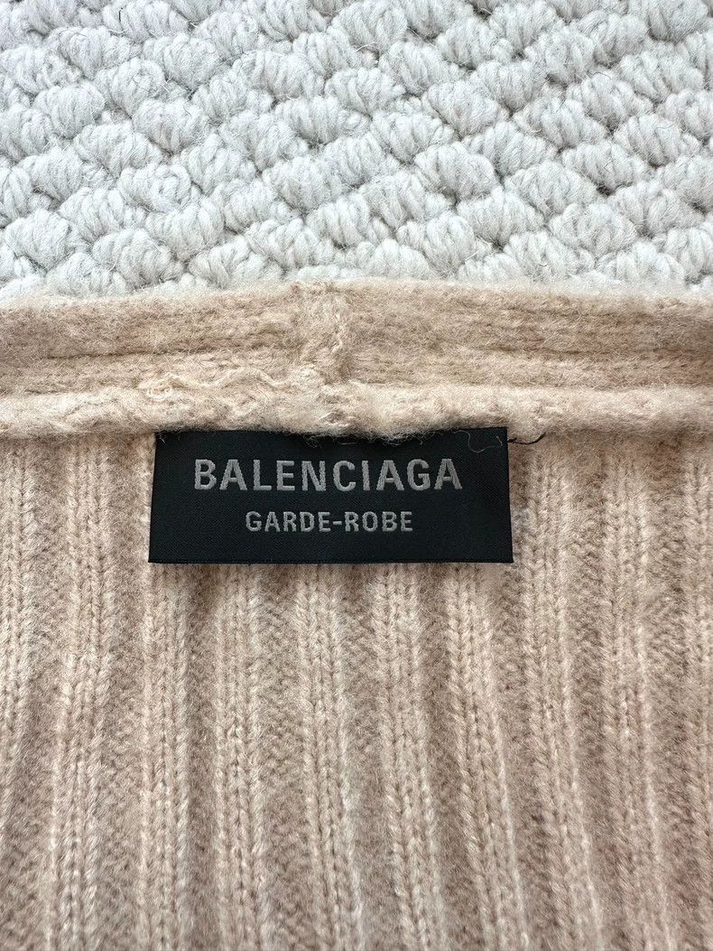 Balenciaga Balenciaga size 1 Solid V-Neck Pullover Midi Long Sleeve Sw Size S / US 4 / IT 40 - 6 Thumbnail