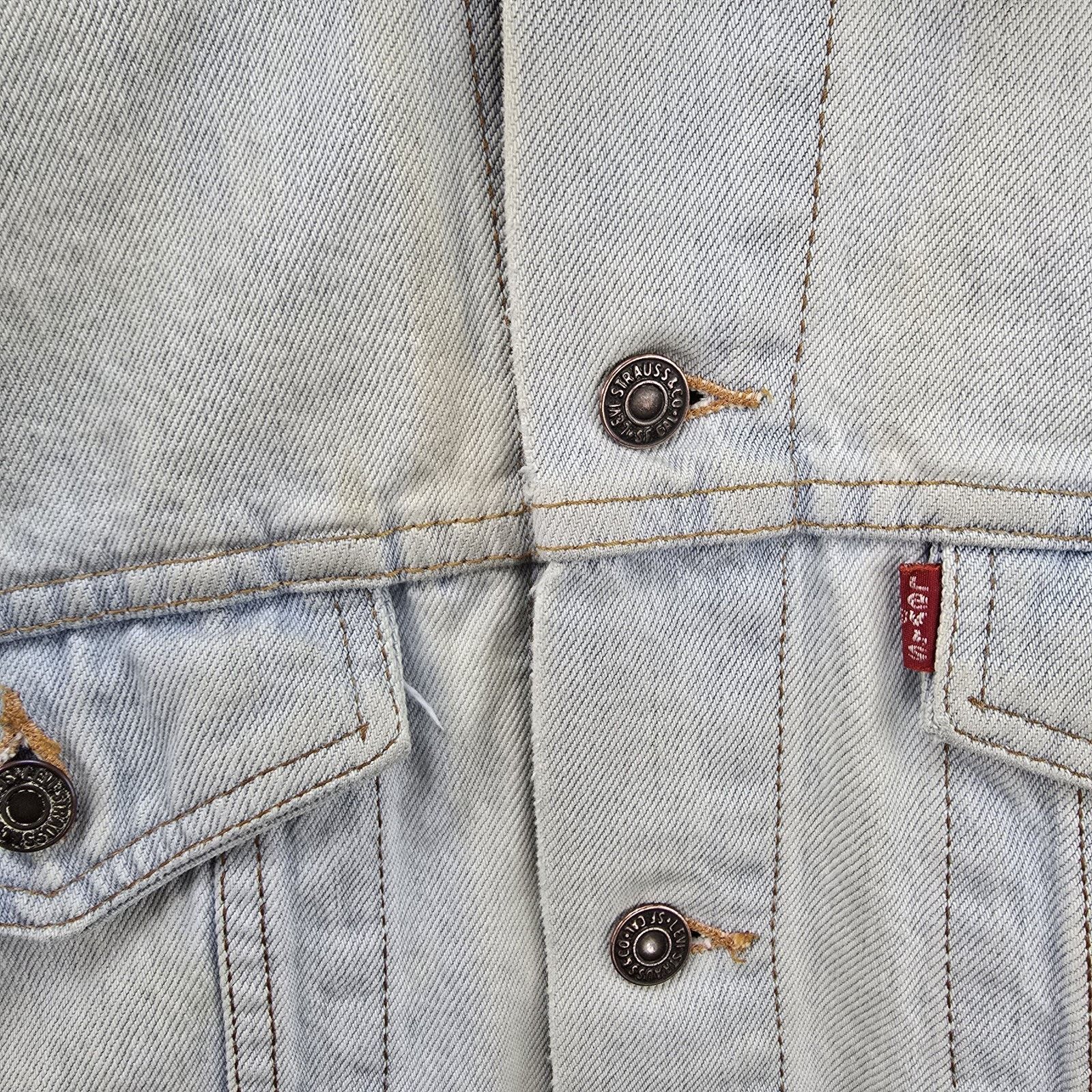 Levi's Vintage Levis Denim Trucker Jacket Large 70506-0217 Thrashed Size US L / EU 52-54 / 3 - 4 Thumbnail