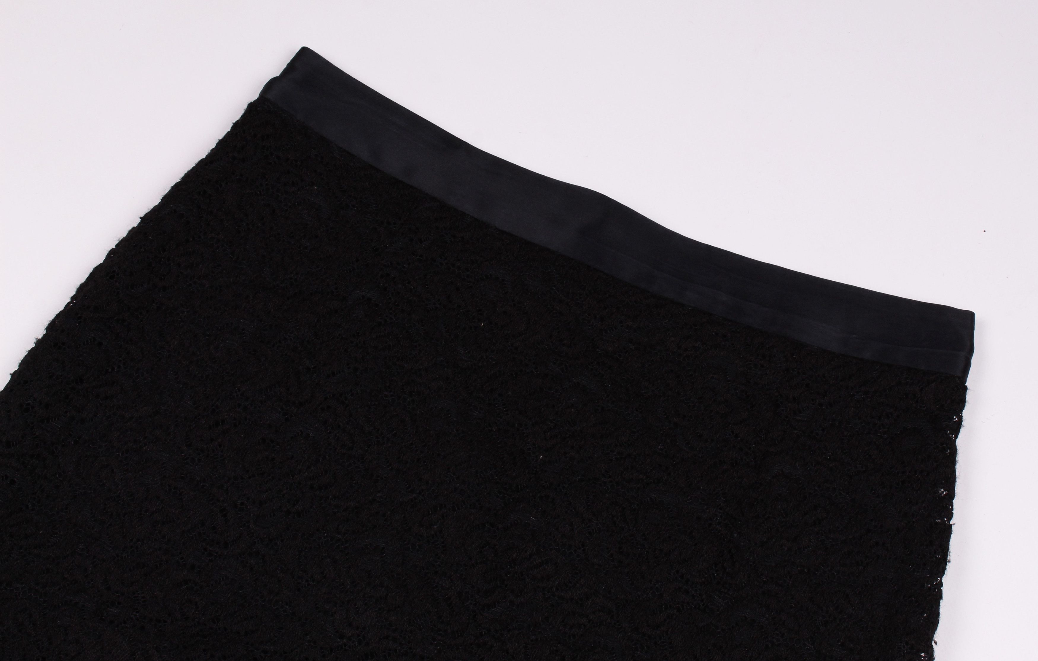 Dolce & Gabbana Dolce & Gabbana Guipure Black Pencil Skirt Size 30" / US 8 / IT 44 - 2 Thumbnail
