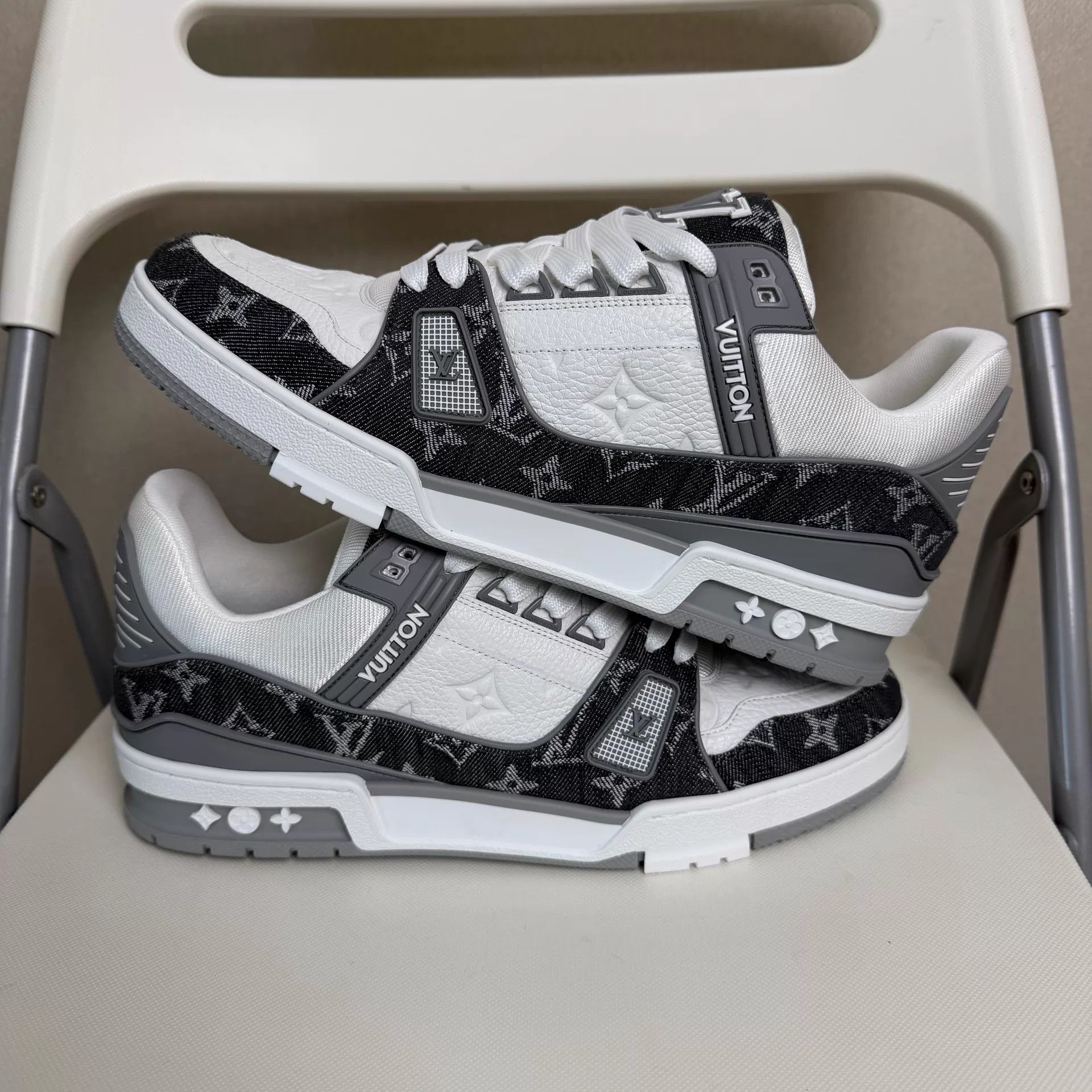Louis Vuitton LOUIS VUITTON Trainer Low-Top Unisex White-Gray 42.5 Size US 9.5 / EU 42-43 - 7 Thumbnail