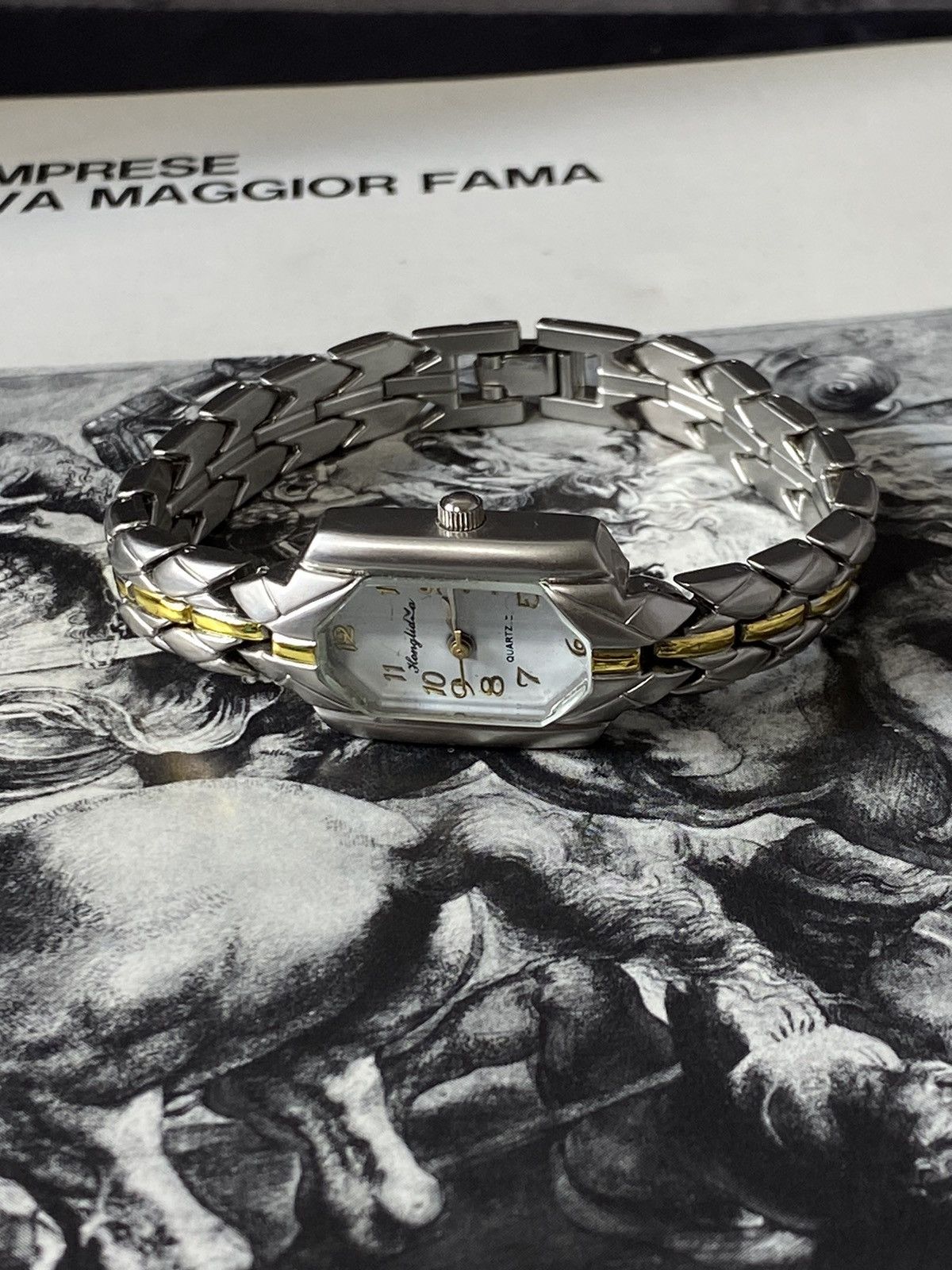 Jewelry Futuristic Watch: Elegant & Unique Design Size ONE SIZE - 8 Thumbnail